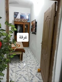 السلام عليك ورحمه الله وبركاته احبتي هاذه البيت للبيع شارع المطار زراع...