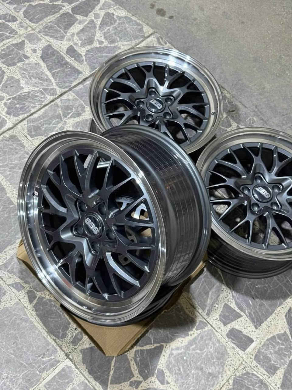 ويل كب للبيع BBS حجم 18 سعر 300 وبي مجال ***********
