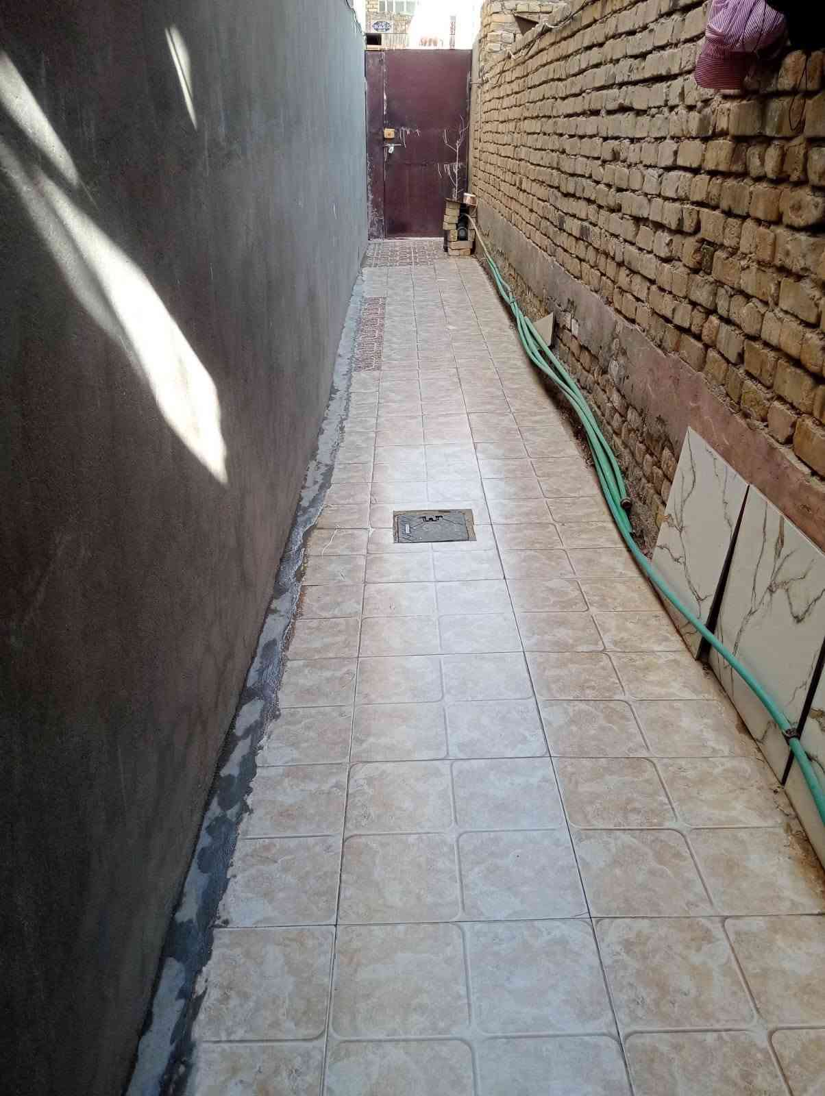 دار للبيع المساحه ١٠٠ العنوان الديوانية شارع الوكفه القديم خلف الطاقه الكهرباء للاستفسار الاتصال على الرقم ***********
