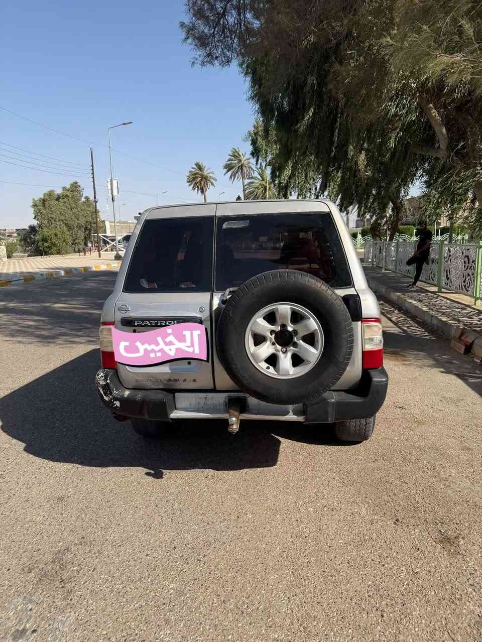 نيسان باترول سوبر سفاري  فول موصفات موديل 2000 كير اتو لوكير شغال  تبريد ويه سويج  صدر امامي خلفي كله جديد  تخم تاير جاهزه من كلشي  سياره مكفوله  من صبغ  ومن الضربه  رقم واسط تحويل ثاني يوم سعر95  وبيه مجال قليل  الاستفسار رقم ***********

نص مكتوب في الصور:
- الخميس
- ***********796922681