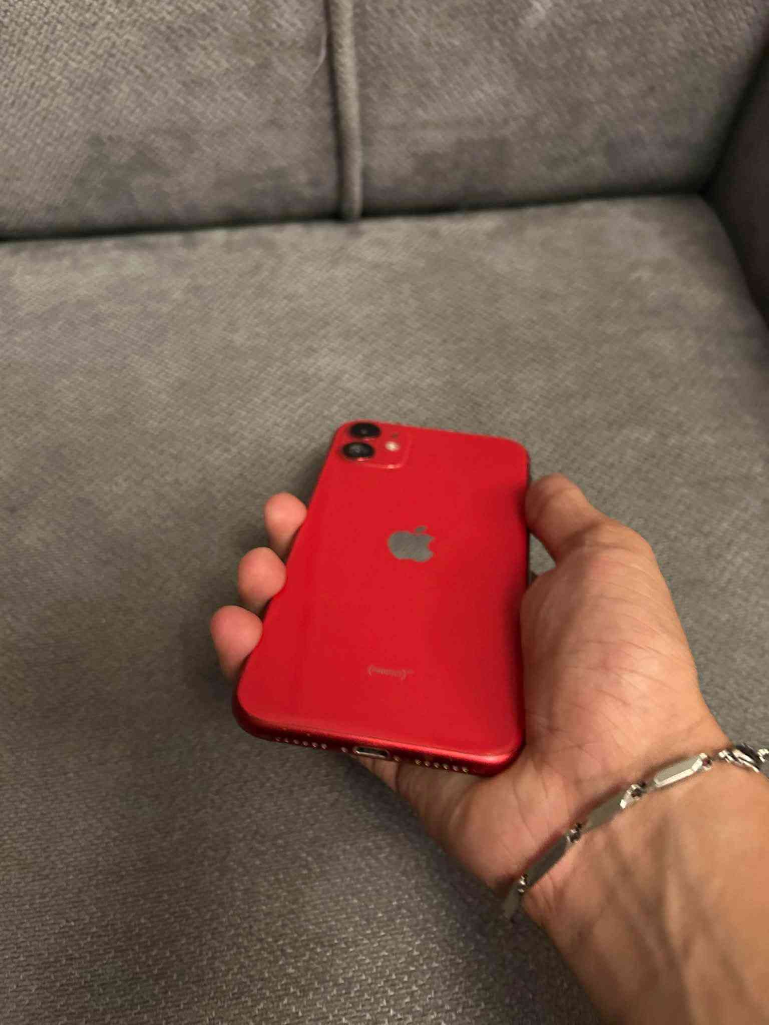 آيفون ١١ • ذاكرة ١٢٨ • بطارية ١٠٠٪