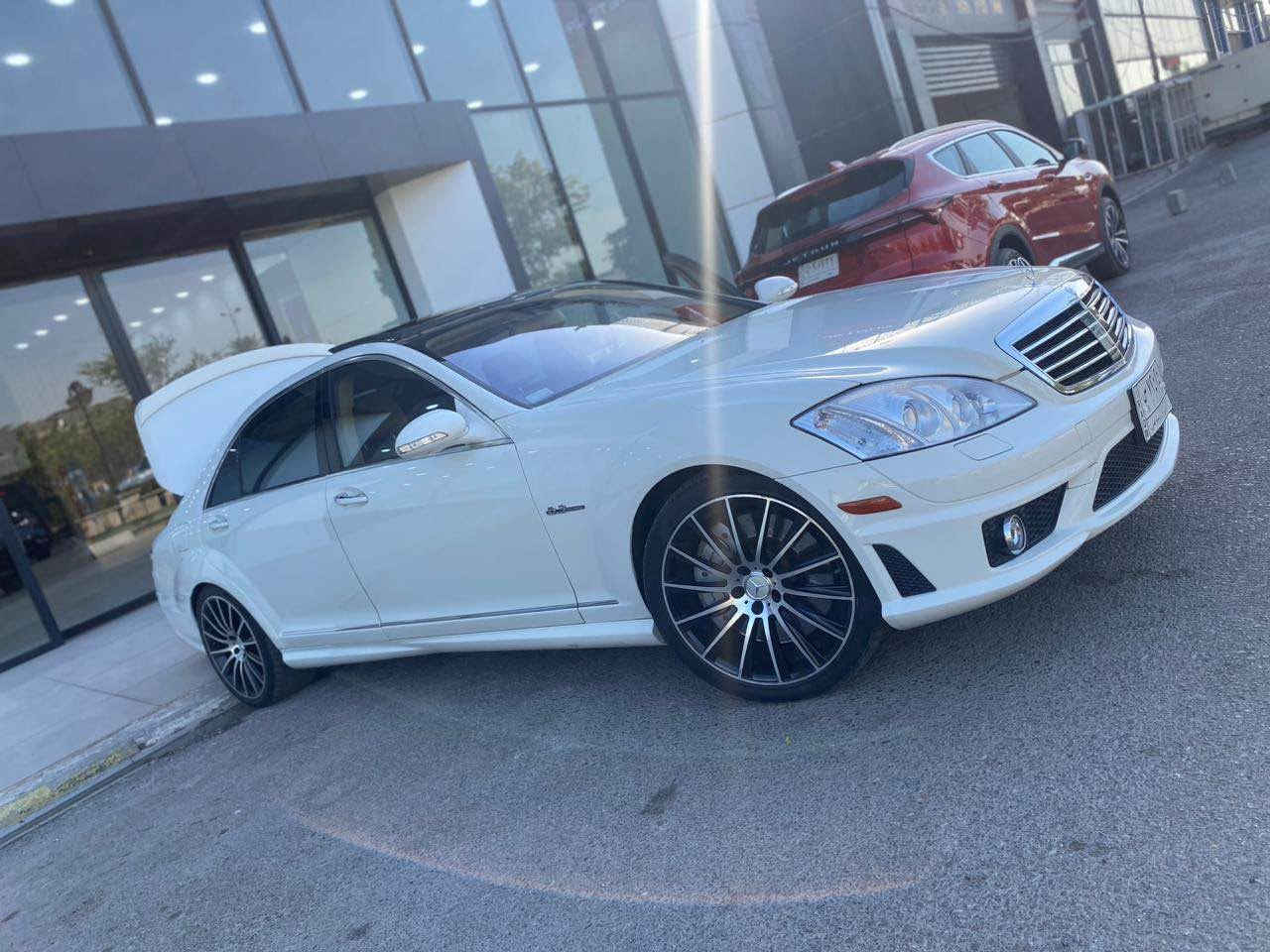 السلام عليكم مارسيدس ٢٠٠٩ السيارة بيها  صبغ فقط اسفل البابين من جهه الصدر AMG S63   السيارة من مكينة من كير  مكفولة ممفتوح لا مكينة ولا كير 
مكاني بغداد 
للاستفسار اكثر *********** ملاحظة السيارة بيها فرق كمرك تريد عليك تريدة علية بيع او مراوس والمعاملة مال فرق كمرك كاملة باقية فقط ع دفع بغداد, العراق
