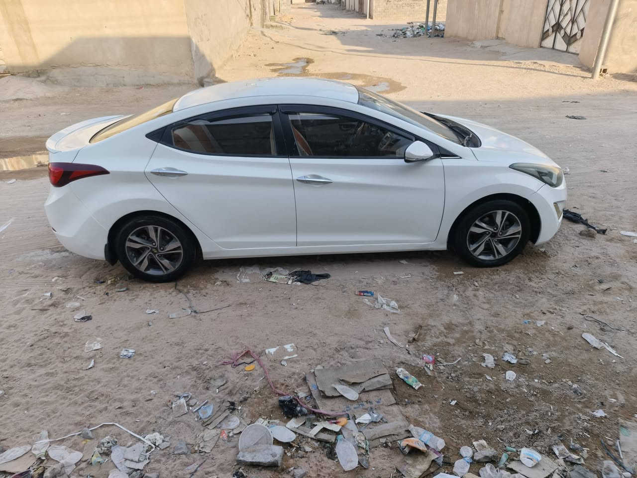 مراوس فقط انترا مديل 2016 خليجي بسمي السنويه لل28 رقم ميسان مكفوله من الضربه  بيها رشات صبغ ابيع صبغ حزام مكينه وكير كفاله جدد 1600 دوش المرقوب تخم تاير حداده كهربايات كلها شقاله تبريد ثلج السياره جاهزه من اي شي  العنوان البصره الزبير ***********
