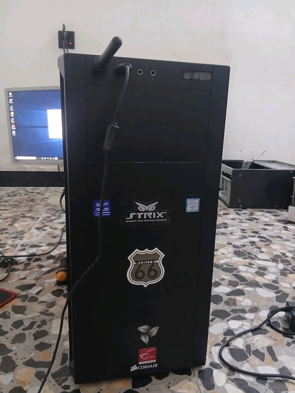 السلام عليكم 🌹
🖥️ PC Gaming للبيع — نظيف وجاهز للاستخدام
⚙️ المواصفات:
CPU: Intel Xeon E5-2650 v2
GPU: GTX 760 2GB 3-VAN
RAM: 16GB DDR3 — قطعة واحدة
SSD: 256GB للنظام
HDD: 500GB للألعاب والملفات
PSU: 650W
الكيس نظيف
فقط الكيس + كيبل الباور
🎮 مثبت عليه GTA V
🔍 الفحص متوفر قبل الاستلام وأكدر أخلي المشتري يفحص الجهاز أمام المندوب.
⚠️ ملاحظة مهمة: المذربورد بيها سلوت RAM واحد فقط شغال حالياً، لذلك الجهاز حالياً يعمل على 16GB، وتم توضيح ذلك بالكامل قبل البيع.
💰 السعر: 210,000 دينار
🚚 التوصيل مجاني لجميع محافظات العراق
📍 بغداد — المعامل / بستان سامي
💵 عند التوصيل: عربون 5,000 دينار، والباقي عند الاستلام والفحص.
📩 التواصل واتساب: ***********
***********