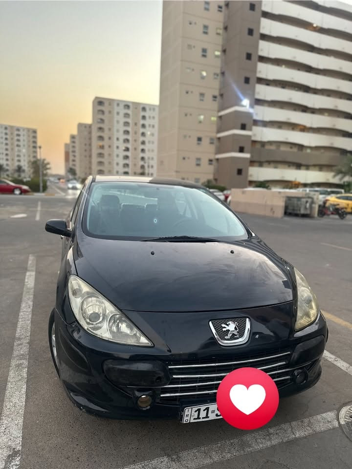 السلام عليكم سياره بيجوو 307 فرنسي موديل 2006 محرك
1600 كير ومحرك ومكفولات تبريدها ثلج صدر جديد تايرات
جديده عليها أدامه كامله ب أسمي تحويل ثاني يوم صبغ عام اثر جراد سعرها 49 وبيها مجال بسيط
***********
