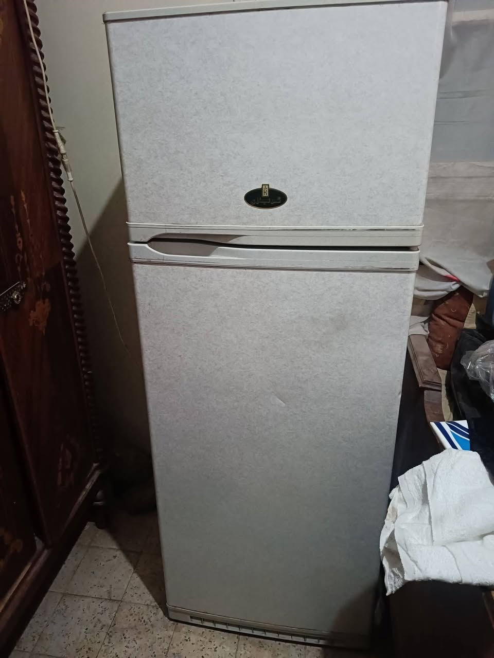 اخوان ثلاجه شغاله مامحتاجينها الي محتاجها يجي ياخذها 
ومانريد فقط الرحمه الوالدينه 
مكان بغداد
***********
