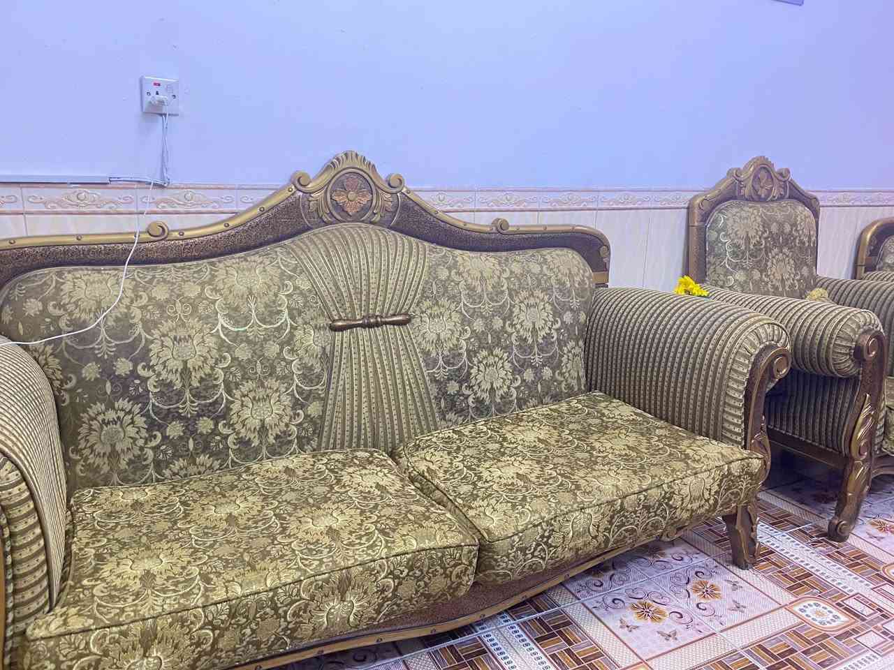 تخم نضيف للبيع تركي ١٠مقاعد متحركه مع طبلات كزاز تركيه وطبله كبيره سيت كامل  مكاني بغداد سعره هو وطبلات ب٤٥٠
***********
