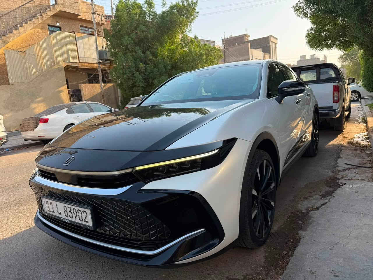تيوتا كراون ماجستا شركة ساز خليجي موديل 2023 بعدهة بضمان الشركة اعلا فئة فول مواصفات رقم بغداد بأسمي مكفولة كفالة عامة من الضربة والبارد والتكحيل فقط حافة الدعامية الخلفية محكوكة ومصلحة ع كدهة ماشية 81 بسبب السيارة طالع بيهة خارج العراق وراجعه مو بلداخل السيارة مستلميهة من الشركة بلمنصور علا ايد وحدة السعر 338 وبيهة مجال مكاني العامرية او حي الخضراء بيع فقط بدون مراوس ***********
