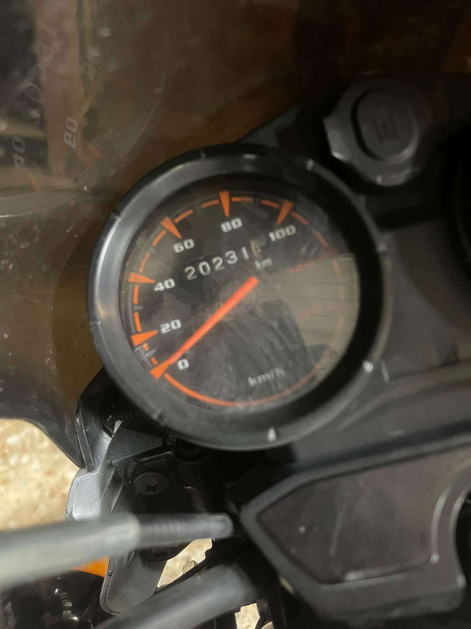 بوكسر موديل ٢٢ كلاسك مرقم نكليزي حله سنويه جديده هزه جديده كلشي جديد تحميل ثاني يوم الدراجه بسمي الدراجه خير من الله كاتم محركها سلف هندر لايت زنون 
مصدات هوائيه أم الإشاير اشاير كلشي شغال تخم تاير جديد باتري جديد الدراجه اماناً الله مامشتغل دلفري بيها 
  
السعر 1900 بيها مجال 
العنوان بغداد الشعب بل نهايه 
الاستفسار ***********
