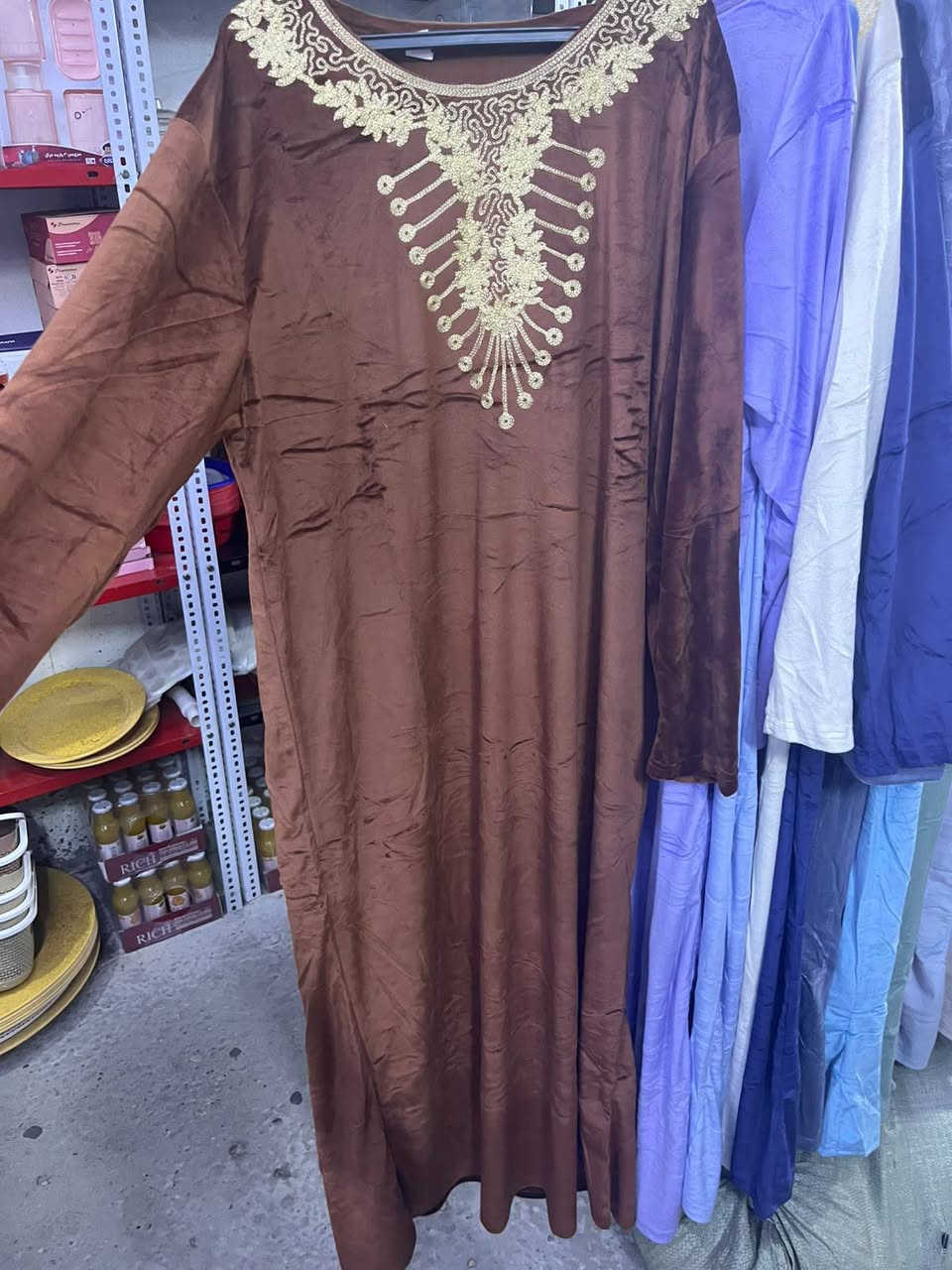 بسم الله وعلى بركة الله 
تم فتح بضاعه جديده 😍 
دشداشه قديفه نسائي 
سعر القطعه ب١٠
كل اربع قطع ب٣٠ 
العنوان فلوجه حي الضباط شارع المستشفى مجاور دكتوره محاسن اسم المحل مجمع الأخوين للتبضع المنزلي متواجدين لساعه ١٢ليلا
