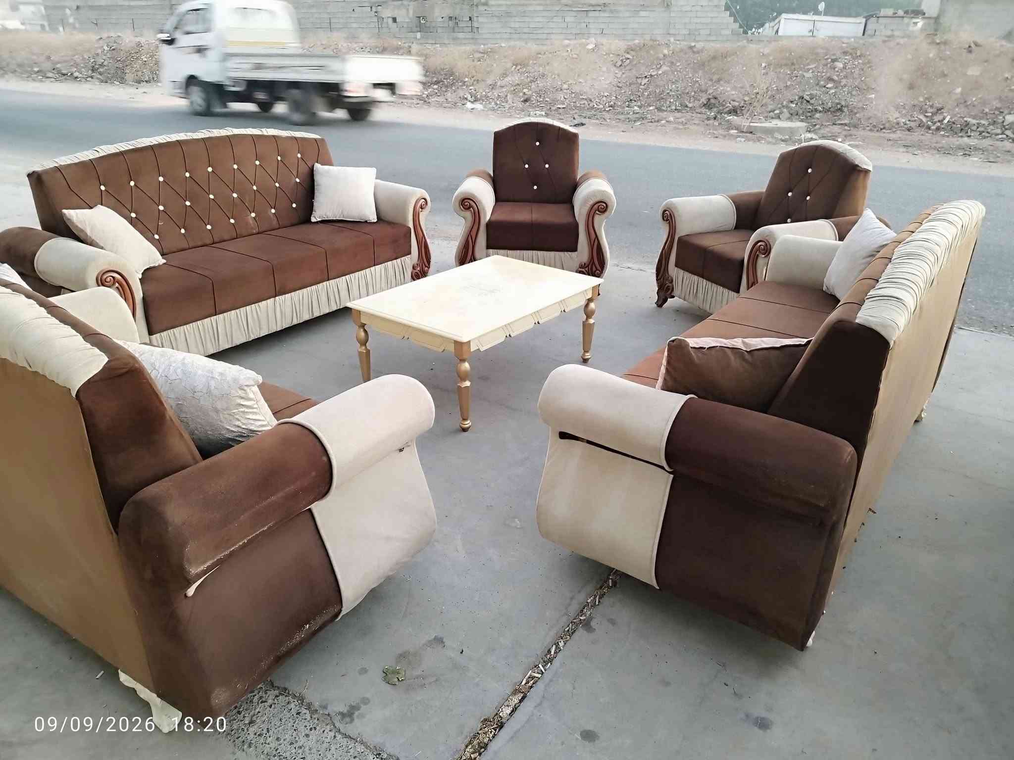 سعر ٢٧٥ 
..
🌷🌷 مزاد عبدالله الجاف🌷🌷

اي شي غراض عدكم للبيع دزو علا خاص او واتساب 

🌷مزاد عبدالله الجاف 🌷 نشتري كلش أغراض منزلي عليك فقط ادز صور غراض..... قنفات.. ديوان.. غرفه نوم.....
***********
📞📞📞☎️ فايبر واتساب أيضا
عنوان 🚚🚚🚚🚚 خانقين انواء جويه شارع مستشفى خلف مركز شرطه
