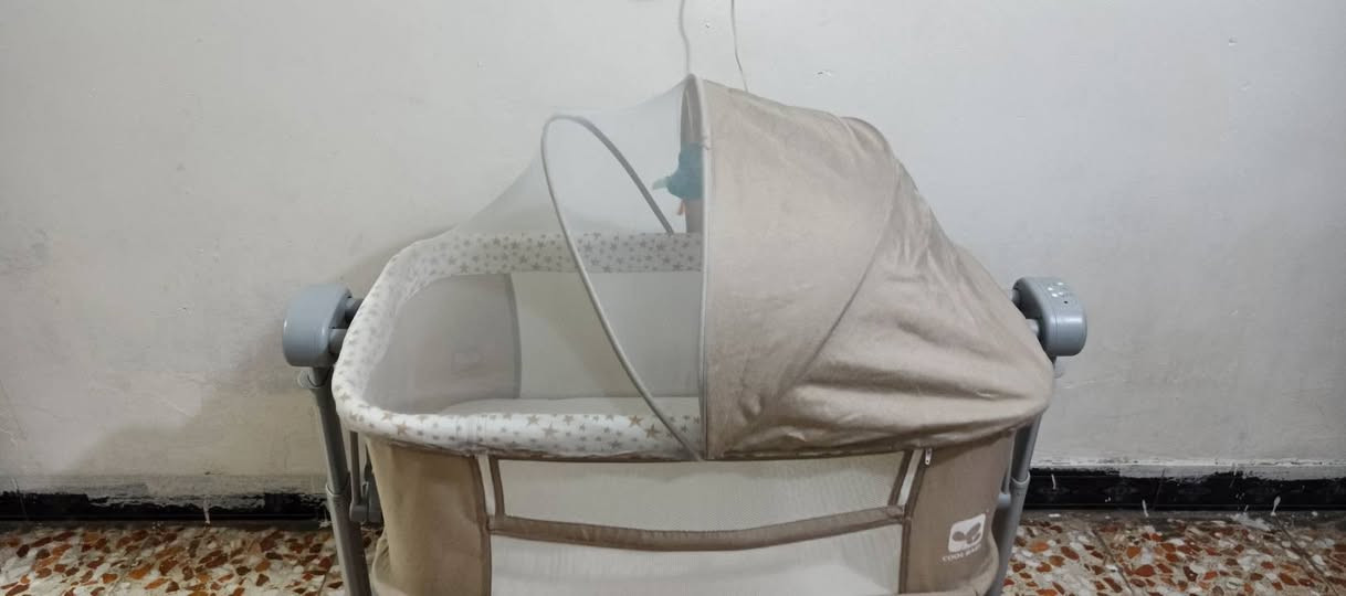 كاروك طفل جديد مستخدم اقل شهر  نضيف جدا هزاز كهربائي وبلوتوث وريموت و موسيقى عند بكاء الطفل يتحرك الكاروك اوتوماتيكيا ينفتح سحاب يصير العمق مالته 80سم لحبس طفل داخله من عمر يوم لعمر3سنوات  ماركة cool babyللتواصل على الرقم*********** بغداد الزعفرانية شارع المعهد
