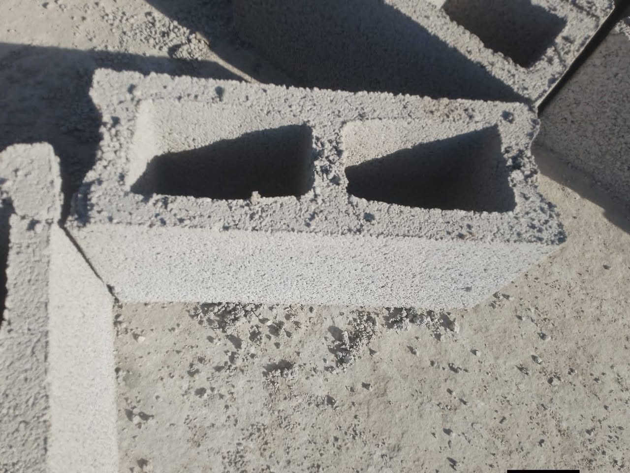 حياكم الله يوجد لدينا شتايكر ملون وعادي قياس 80*80//60*40/40*40كذالك يوجد لدينا بلوك اوتماتيك حراري للاستفسار الاتصال على الرقم ***********.
