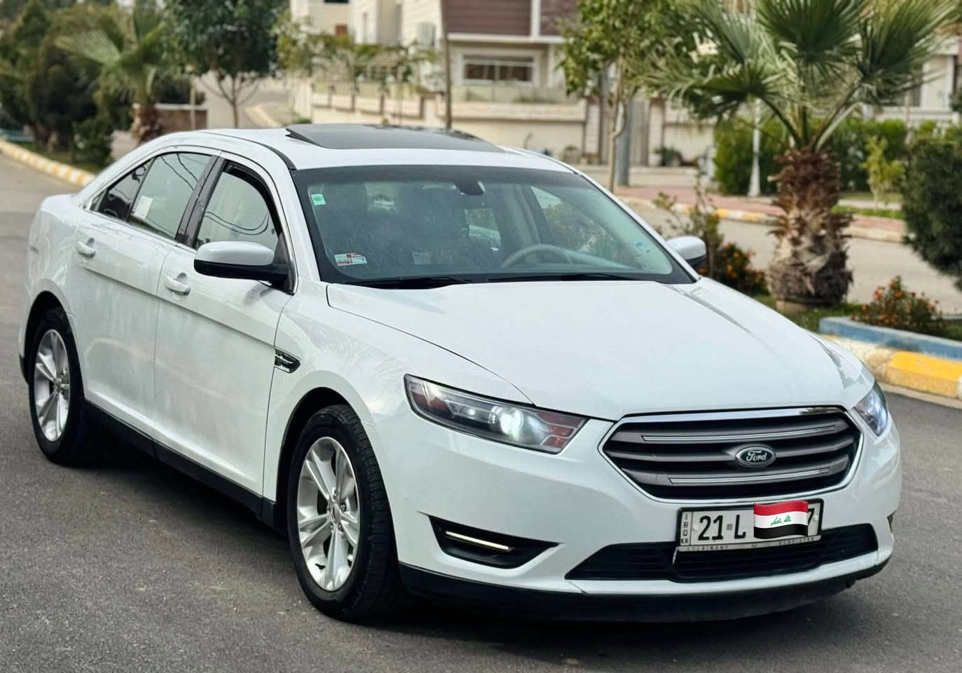 سياره فورد تورس sel 2014 
شركة نيفا سقف سلايد تشغيل عن بعد 
كامره خلفيه حساس خلفي 
ماشيه 168 ميل 
شاشه جبيره 
السعر110
تبديل 3 قطع بلادي بنيد وجاملغ وباب سايق بلادي بالاضافه الى جاملغ خلفي صبغ
اتصال ***********
