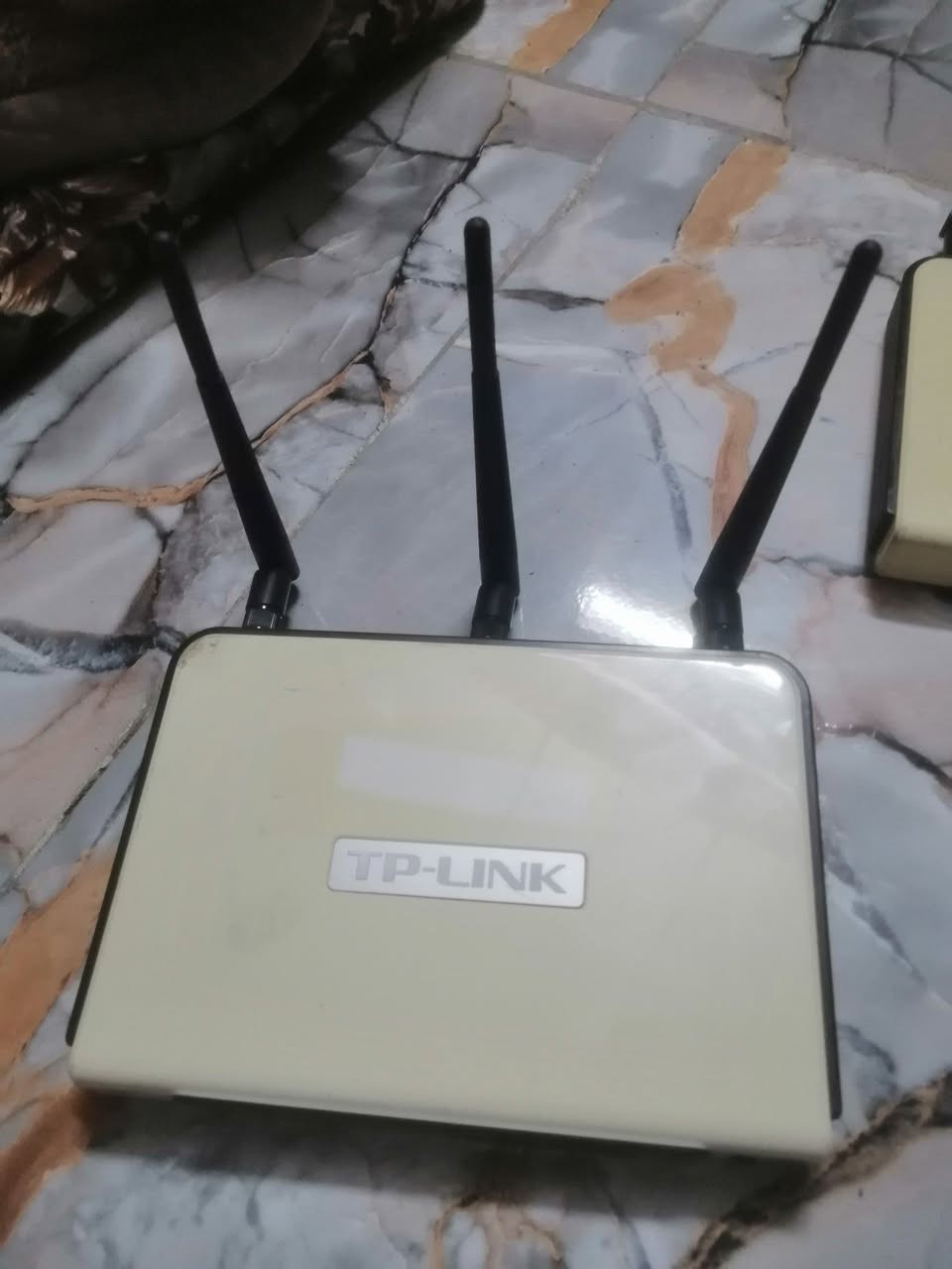 روترات عل فحص شرط شغل ما جيخانات يتحمل اربعين متصل مده بعيد يصل لل 300 متر مفتوح مغلق 50 متر اشاره قطعتين سعر القطعه عشره قفل
