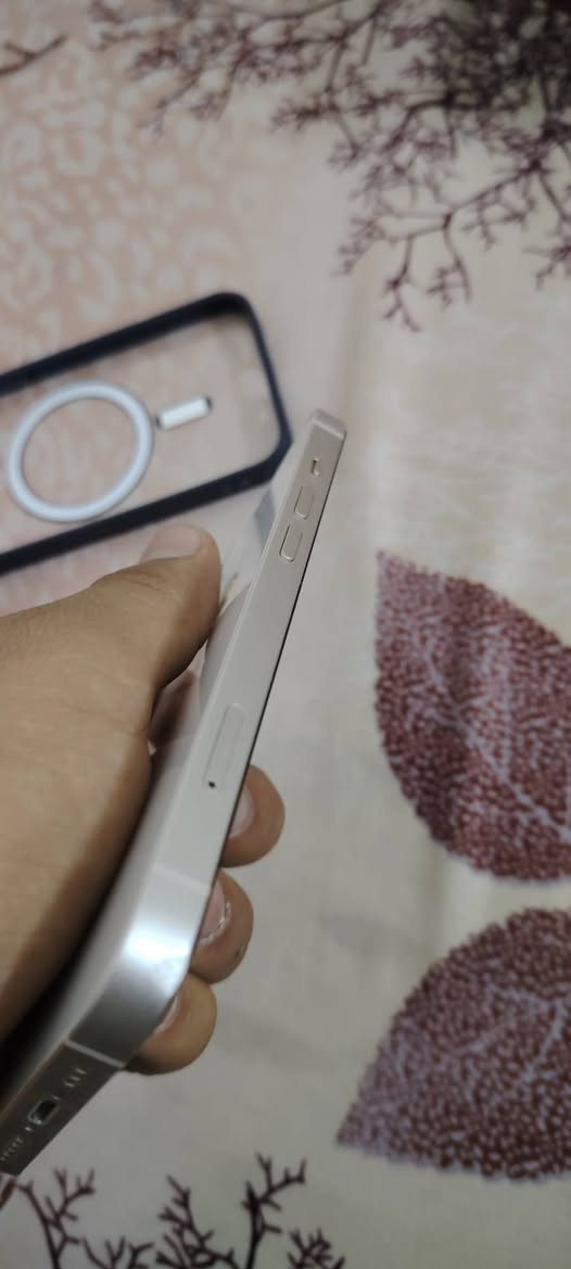 ايفون 13 • بطارية ٧٧٪ • مدينه الصدر