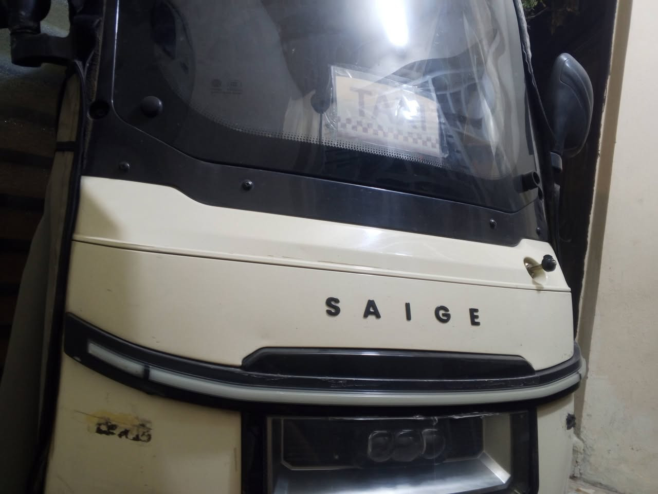 السلام عليكم مستعجل على للبيع 5 بطاريات نظيفه مثل ما موضح بصور المكان بغداد البلديات السعر مليون وميه وبيه مجال للاستفسار الاتصال ‏‪***********‬‏@
