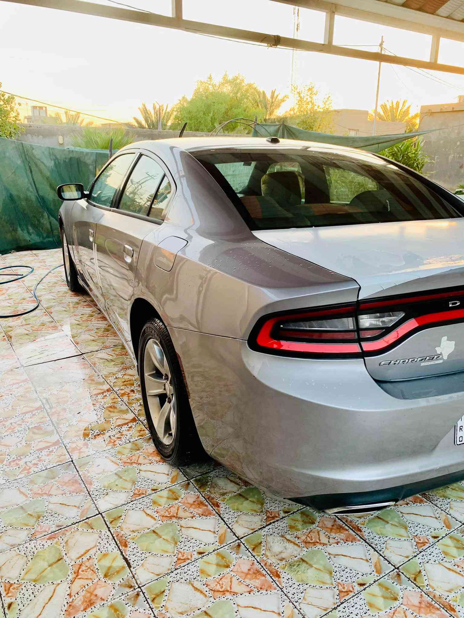 جارجر 2015 خليجي 6V
كفاله من الضربه 
كير مكينه حدادية جاهزه 
باسمي رقم مثنى انكليزي تحويل ثاني يوم 
محركها 3600
ماشيه 230 الف كيلو متر 
السياره بيها بيبان كلير 
للاستفسار اكثر الاتصال 
***********
