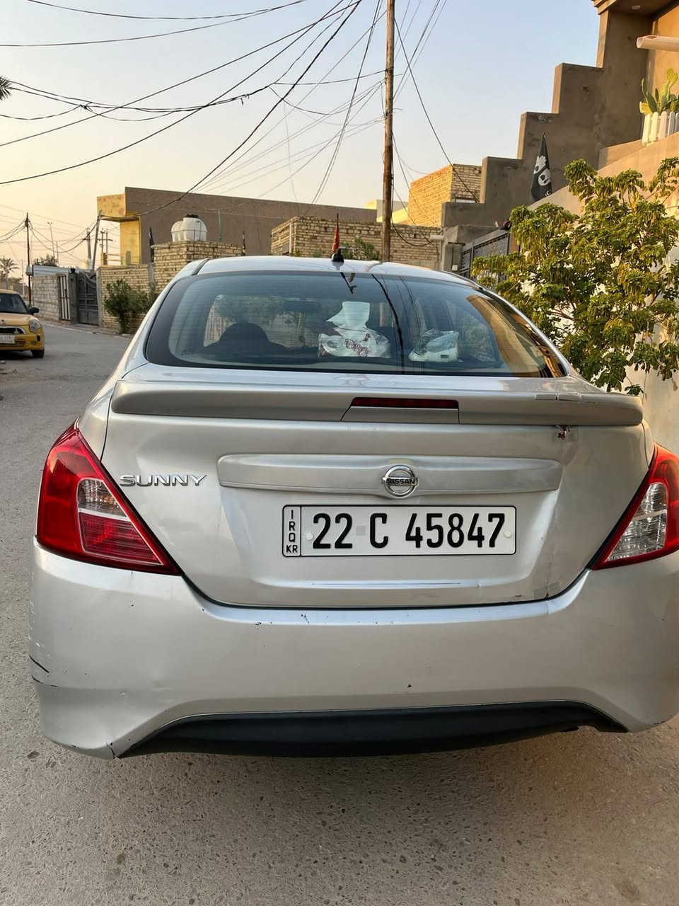 نيسان سني هندي بليته زركه موديل ١٧ رقم اربيل سنويه وهزه جديده بيهه بارد جاملغ جهت السايق وقبق جنطه بي شبر بدون صبغ وبدون دواخل مكاني ديوانيه السعر ٨٥
***********
