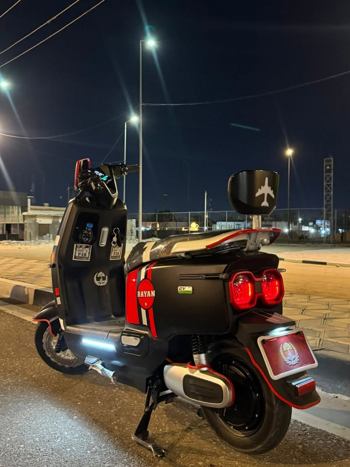 دراجه شحن ريان ام عيون (للبيع) في البصرة استعمال جدا قليل المواصفات:
1-ملف 1200 حقيقي

2-ست بطاريات كبير مسطره
3- نضام قيادة ذاتية مثبت سرعة 
4- حساسات جانبية وخلفية مانع للسرقة 

5- السرعة 60 حقيقي

6- توصل مسافه 50 كيلومتر حقيقي او اكثر حسب الوزن 

7- ثلاث نمر 1-2-3

8- جك جانبي +رئيسي

9- سويجين +بصمتين تشغيل عن بعد

10-اللون اسود طافي⬛

11- مساحة تخزين جوةَ الكشن

12- الشاحنه اصليه من الشركه

السعر 950 وبيها مجال للتواصل على الرقم (***********) فقط الشراي يتواصل واتساب رجاءا العنوان البصرة  سفوان
