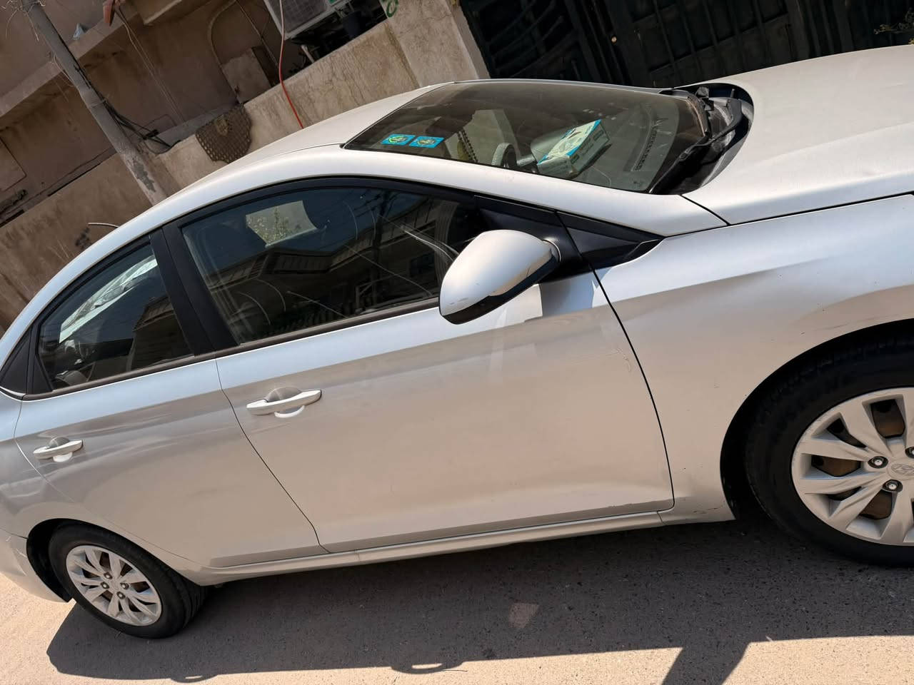 للبيع | هيونداي أكسنت 2019

✨ المواصفات:
✅ محرك 1600 سي سي
✅ جير أوتوماتيك مع تبديل يدوي (+ / −)
✅ ممشى أقل من 44 ألف ميل
✅ اقتصادية بالوقود
✅ تبريد بحالة ممتازة
✅ شاشة أندرويد مع بلوتوث
✅ كاميرا خلفية
✅ داش كام أمامية وخلفية هدية ويا السيارة
✅ تحكم من الستيرن
✅ مثبت سرعة
✅ سنتر لوك
✅ قفل أبواب أوتوماتيكي أثناء القيادة
✅ مقاعد مدرشمة جلد
✅ السيارة محافظين عليها واستخدامها نظيف

🟧ملاحظة مهمة // السيارة هزة وسنوية جديدة قيل كم شهر طلعتها والرقم بغداد. والارقام بشكلها الحديد مو القديم والسنوية باسم صاحب السيارة الحالي يعني كلشي جاهز💁🏼‍♀️

🔹 الضربة موضحة بالصور، والبيع بحالتها الحالية.

💰 السعر: 118 ورقة
📩 للاستفسار التواصل خاص او على الرقم التالي ***********
قابل للتفاوض بالمعقول، والبيع للجادين فقط
