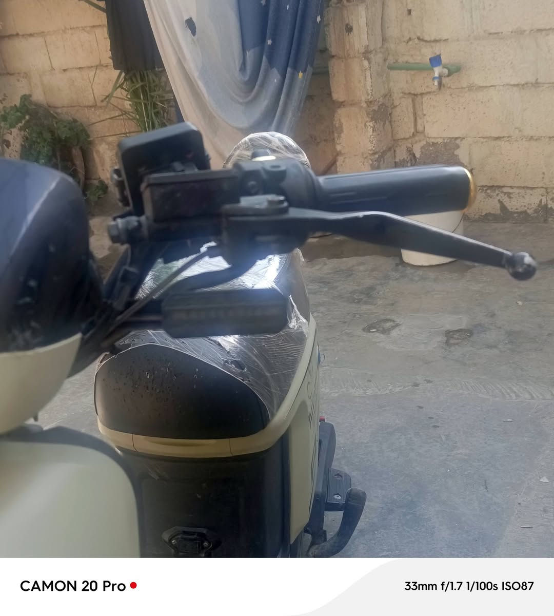 السلام عليكم الدراجه ار 9 2026 نظافه 95
بطاريات سليمه ملف سليم ملف 32 موديل 2026 ممشاها قليل فقط ليده مال بريك الخلفي بها عوجان يعني مقلوبه اول ما اشتروها ما يعرفون يسوقونها 

بس الشرايه يراسل 

السعر 550 وبي مجال قليل 

ماخذه انا اكثر من 550 
***********

عاجبتك تجي تشوفها 

تيجي تفحصها وتشوفها 

شوف الملف اشوف البطاريات 

بس الشراي يراسل ومجال قليل
