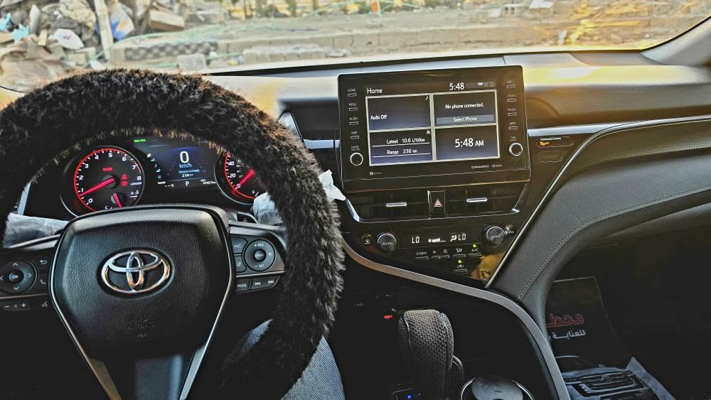 تويوتا كامري XSE 
 - TOYOTA CAMRY XSE
فول مواصفات ياباني أصلي – مواصفات أمريكي
كاميرا خلفية
سقف بانوراما
داخلية اسود 
كراسي تدفئة + بصمة
شاشة وسطية ونظام Apple CarPlay وAndroid Auto
3 مودات قيادة 🚗 NORMAL- 🏁 SPORT-🌿 ECO
كراسي كهرباء
لايت LED وزينون
تحذير خط السير
بدون شاصي

الگير والمكينة بشرط
ما بيها أي مشكلة

ملاحظة: السيارة معوقين قادسية 

رقم المالك : *********** ديوانية, القادسية
