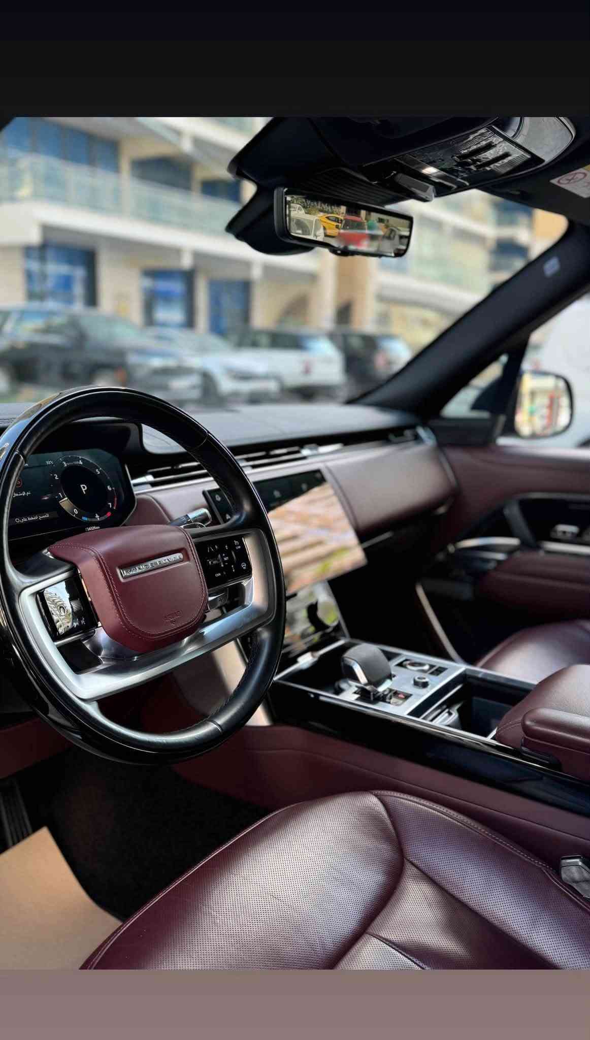 للبيع او المراوس رانج روفر 2025 hse P400 
محرك V6 وكاله سردار خاصعه للضمان شركه 
فول مواصفات كفاله عامه ماشيه 19km ....🍂

مواصفات 1/1 
بانوراما 
بصمه 
جكات 
بيبان شفط 
عدد شاشات 3
عدد كامرات 5 
جنطه كهرباء 
دوس كهرباء 
كراسي جلد 
كراسي كهرباء
تدفئه تبريد 
خزن ميموري 
الى اخر معروفه 
------------------------------------------
موقع سياره بغداد الشراي يتصل او واتساب 
الهاتف : ***********
