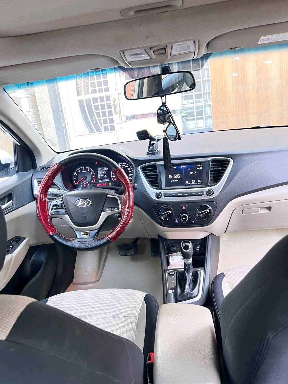 @إشارة سلام عليكم اكسنت للبيع مديل 2023 خليجي فول مواصفات عدا البصمه محرك ١٦٠٠ دوش رقم بغداد ماشيه 24 الف مكفوله   بغداد دولي  السعر ١٤٠  مكاني كربلاء وبيها مجال  للإستفسار الاتصال ***********