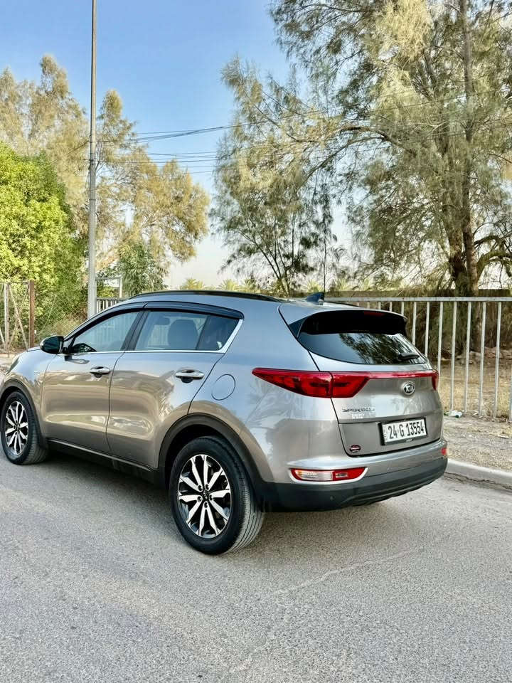 سبورتج   EX 2019
بيع فقط.  
فول مواصفات 
ماشية. 100 الف. 
السيارة. قطعة ًوحده. صبغ. بنيد بارد. 
للبيع  السعر 154 ورقة. 
بغداد اليرموك.    
تحويل ثاني يوم 
***********

