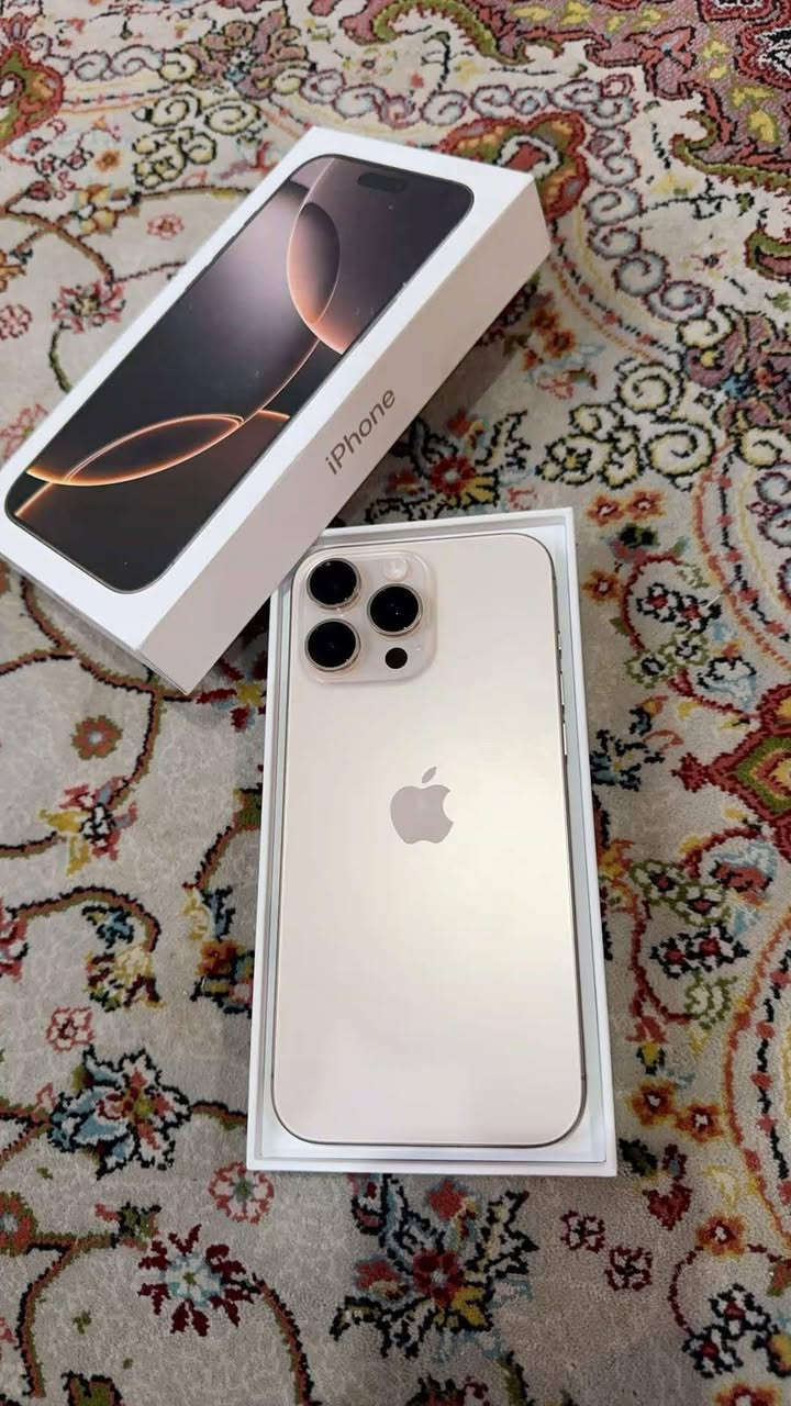 آيفون ١٦ برو ماكس ذاكره ٢٥٦ ❤️‍🔥 
 بطاريه ٩٤ 🔋  
نظيف كلش ماخذه على ايدي طك كارتون من شركه ماستر  
( مبدل شاشه نوعيه ممتازه ) مابي اي خلل نهائياً 

السعر ٩٠٠ الف قفل 

بغداد الدوره / 

***********
