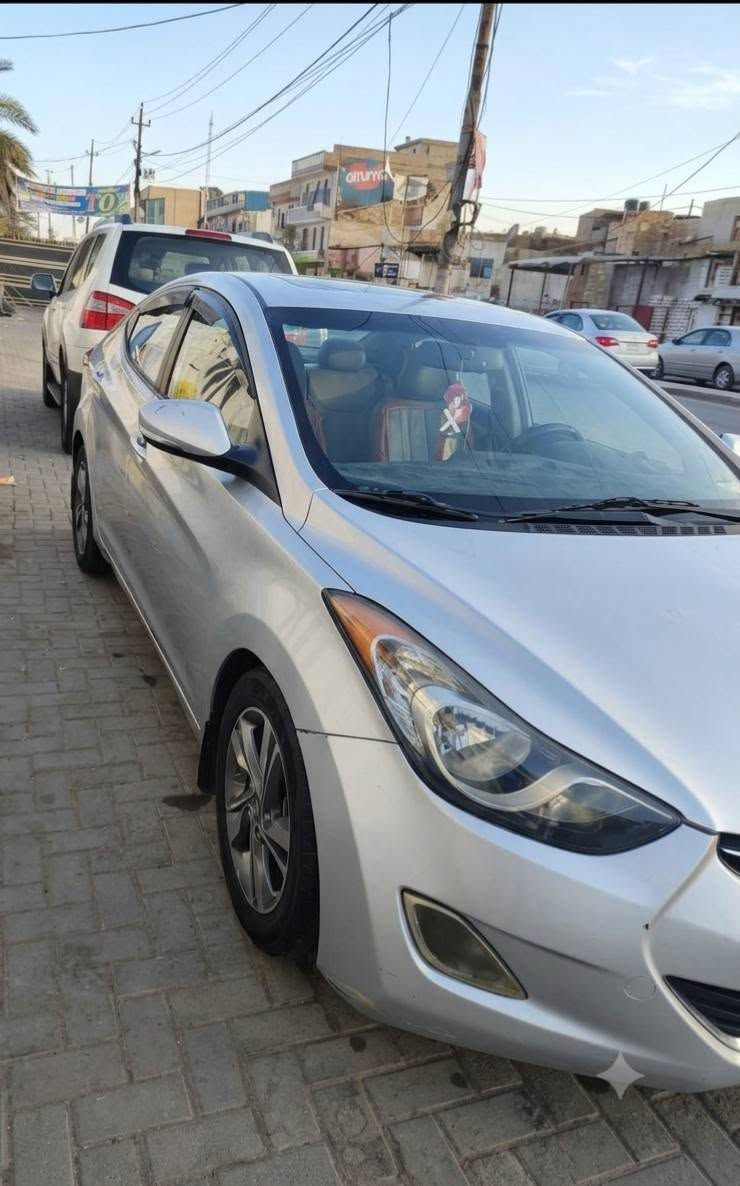 السلام عليكم النترا 2013 وارد امريكي محرك 1800 ماشيه 148 رقم بغداد بأسمي حادثها جدا بسيط السونر مرفق بالصور بس قبق الصندك مبدل بلادي مناك السياره فوول عده البصمه فتحه تحكم اشاير بالمري تدفئه كشنات امامي خلفي كشنات جلد نقص بس تبريد السعر 92 مكاني بغداد الكرخ رقم الموبايل *********** بغداد, العراق
