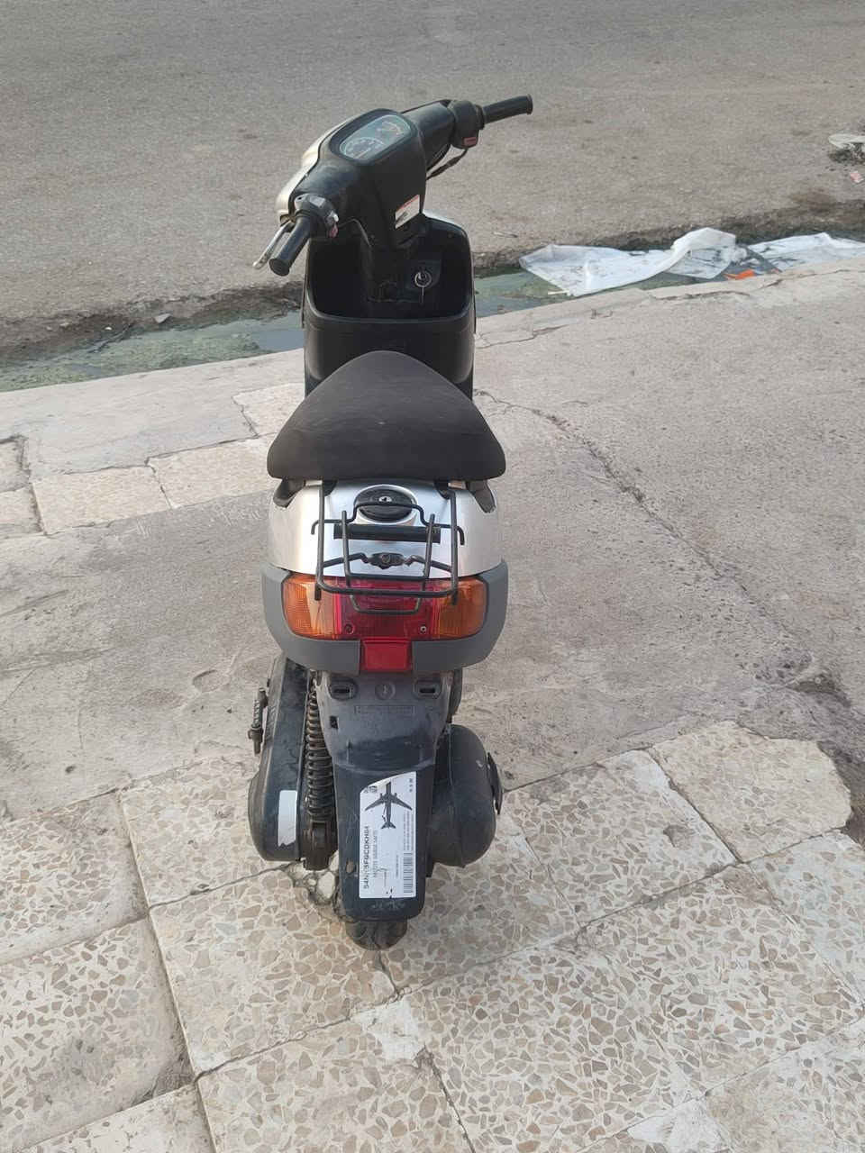 السلام عليكم
ماطور بوتين للبيع محرك شرط
 شاصي شرط ويرمينه شغاله كلها سلف شغال بس ينردلو باتري تحريكه ومعدل يكمز من جواك     الماطور جاهز  السعر 225 وبي مجال مكاني حي صدام الاستفسار ***********
