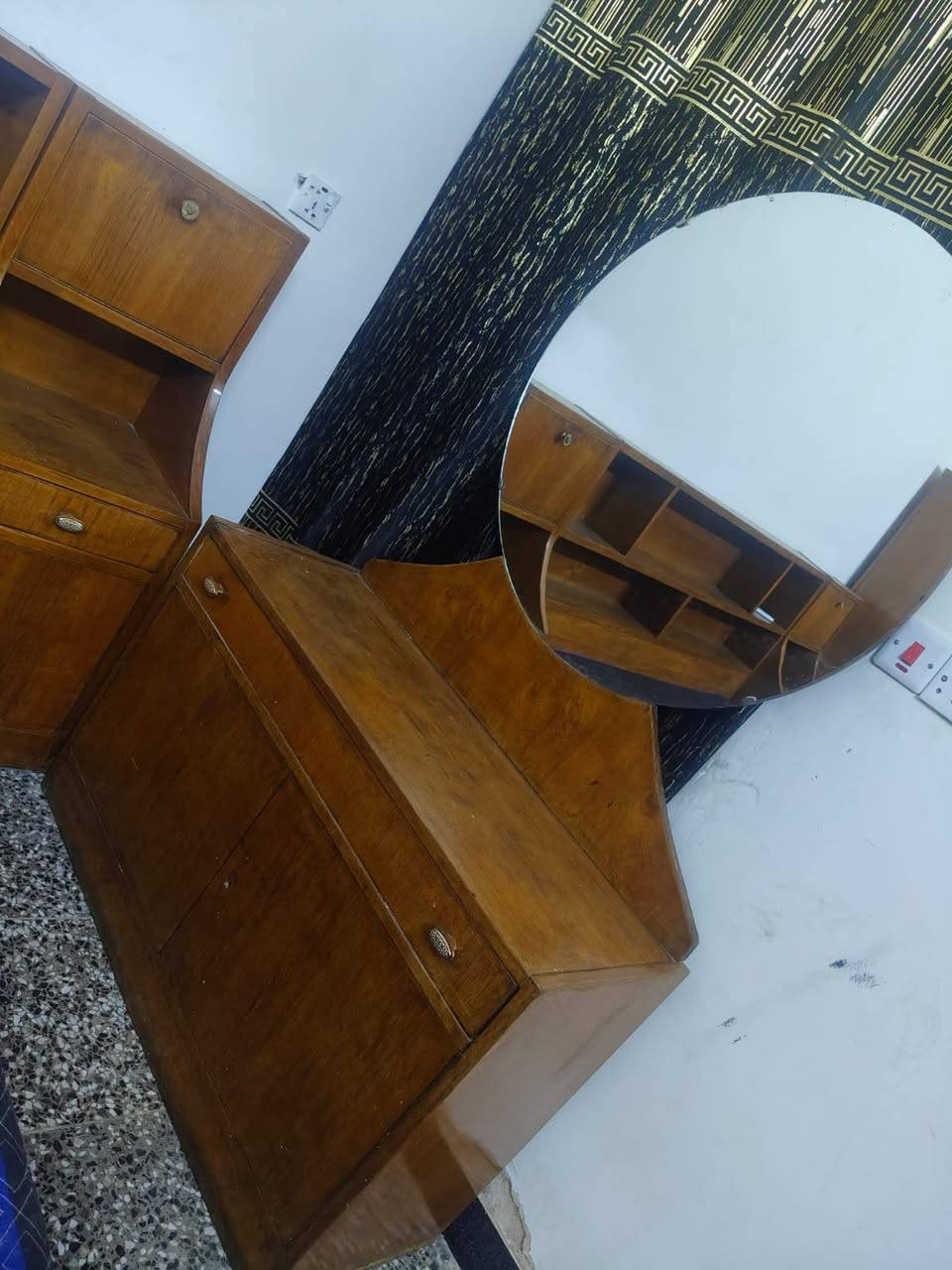 السلام عليكم غراظ للبيع غرفه صاج الاصلي تكمه كامله السعر 500 وبيه مجال الدوشك حسب الأتفاق طبي
التخم تزكافول نظافه متانه السعر 450 وبي مجال 
جرابي الوحده ب 30 وبيهن مجال الغراظ مال بيت وكلهن  نظيفات امانة الله مكاني بغداد الزعفرانيه ***********
