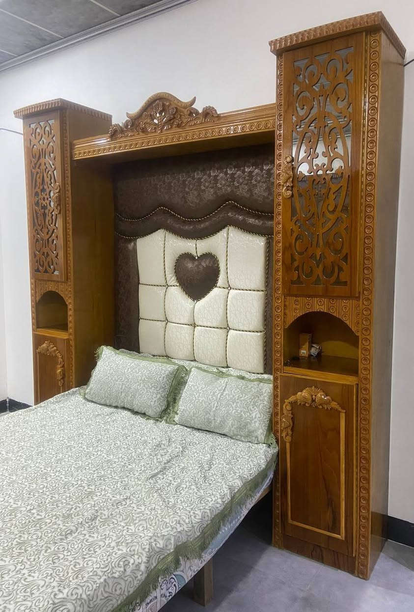 السلام عليكم 
غرفة نوم للبيع 5 ابواب ملحق خشب ثقيل نظيفة كلش بعدها بلمعتها  استعمال اقل من سنة 
السعر 800
 مكان حي السماح
***********
