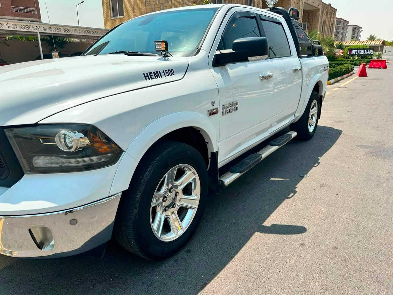 السلام عليكم       مراوس  مع دوج  كرفان  او كرايسلر كرفان  

دوج رام 1.500
موصفات بك هورن 
باب طويل بدي قصير 
داخل لونين جلد كشن سايق كهرباء 
فرس متصل 
شاشه جبيره شاشه دشبول جبيره 
كير موس 
قاصه عدد ٢ 
جامه خلفيه كهرباء 
حجم مكينه ٥٧٠٠
فور ويل 
ويل عشرين بجم كلاسك عدسه تخم زنون 
يداد نيكل اشاير مري 
صدر امامي خلفي جديد تخم تاير جديد 
كير مكينه اكسل كله على رضع شركة 
ماشيه 35.000 ميل  
حادث بنيد خشم جاملغ صبغ ٣ قطع   
رقم مشروع وطني
مكاني بغداد الكرخ 
السعر 195 بيها مجال 

 مكلف بالنشر  للتواصل الاتصال  
هـ   ***********  
بالخير على طرفين
