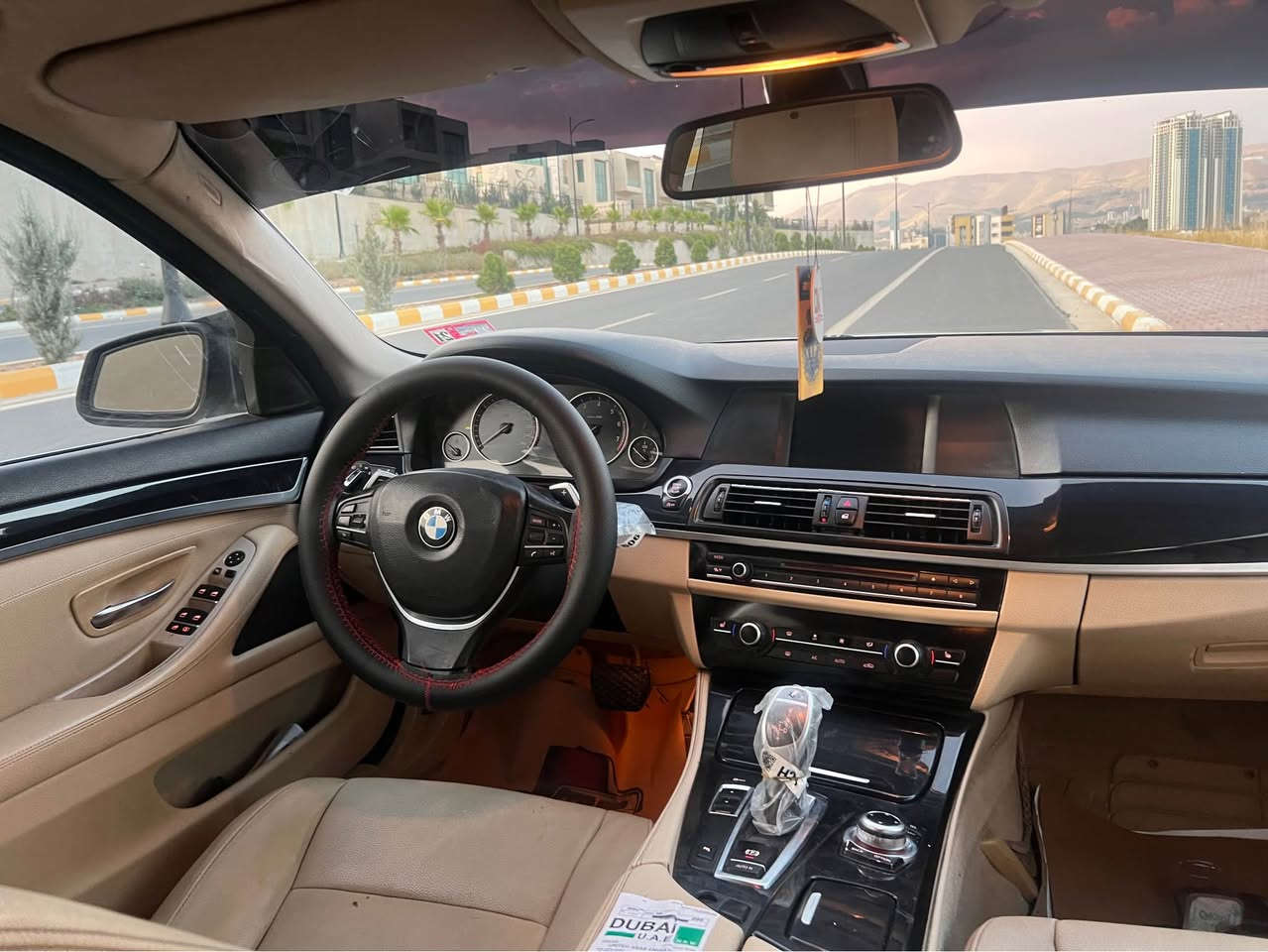 BMW F10 2011 
خةليجی عڕوش فول مواسةفات كامل M 
سالصاي سپؤرت دةعامي بؤ دةعامي بة شةرت مةكينة مةرخوبي نؤضل كورت گيرو مةكينة بة شةرت 
*********** السليمانية, العراق
