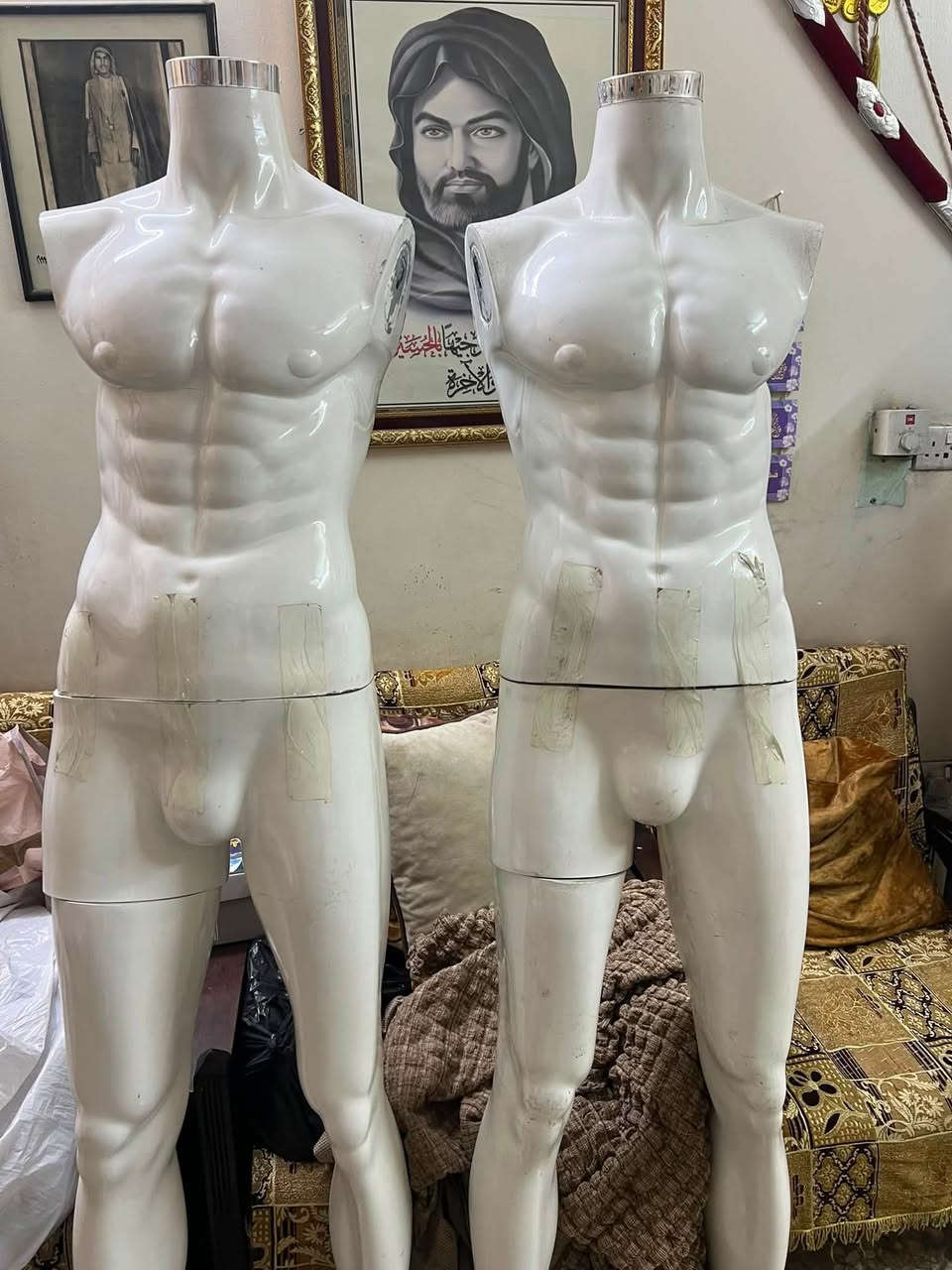 ديكور محل كامل للبيع
مع استاندات عرض ملابس  عدد ٣ 

شبجة عرض احذية 

تعاليك + ملكانات ٣ اسود ٣ ابيض مع ملكان صغير اطفال 

العنوان بغداد كرادة داخل 

***********
