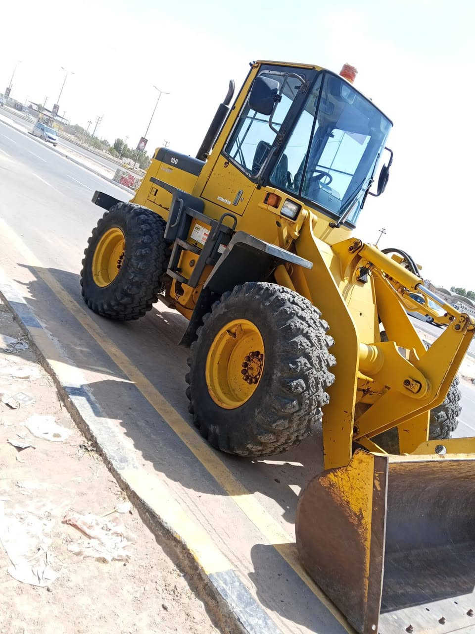 شفل كوماتسو حجم ١٠٠ دخول جديد      مكينة ٦ سلندر كير كهربائي ٤ نمر مكفول كفالة عامة كيرمكينة اكسنات على وضع الشركه مكفول حت من الصبغ الاستفسار ***********

