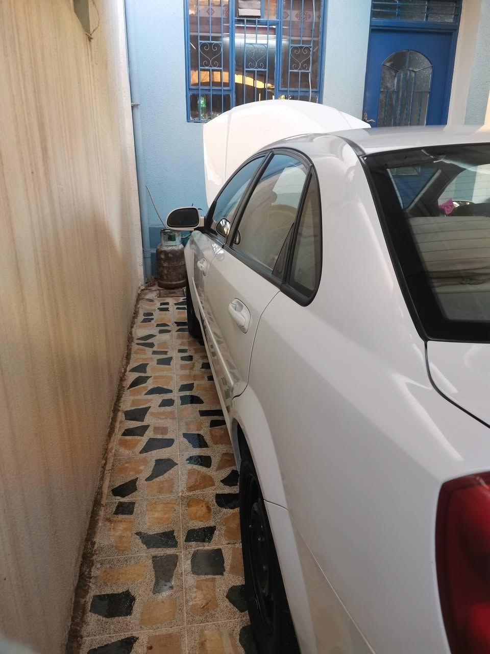 اوبترا ٢٠١١ • بدون ضربه • دواخل جديده