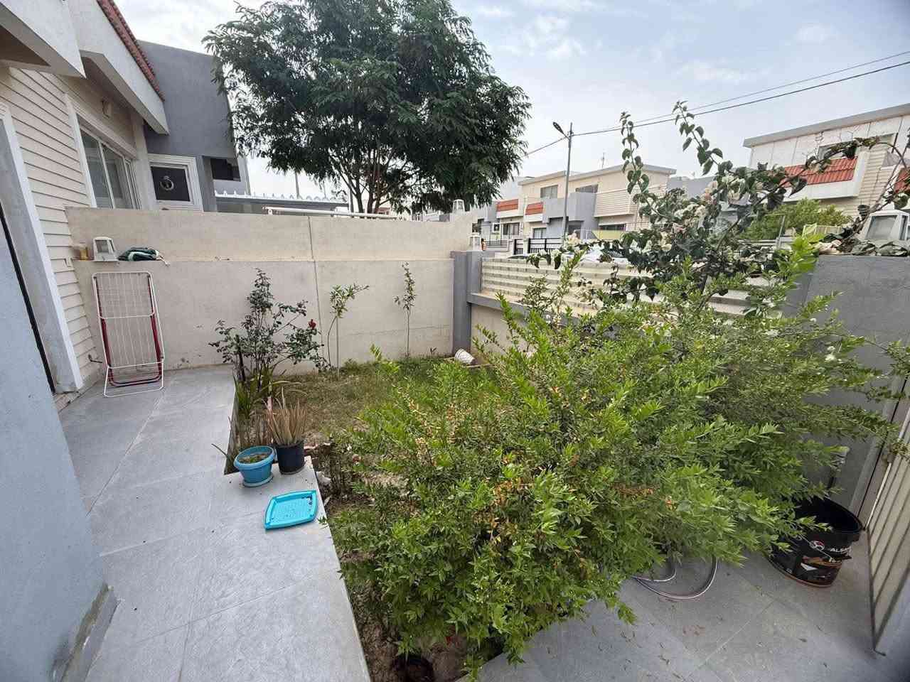 🏡 بيت للبيع – موقع مرتب ومواصفات ممتازة ✨

📍 العنوان: وند ستي بالفلكة الثانية عاليسار، ثالث فرع عاليسار، ثاني بيت
 
📐 المساحة: 200 متر
🏠 طابق واحد

🔹 يتكون من:
▪️ غرفتين نوم
▪️ صالة
▪️ استقبال
▪️ مطبخ حار وبارد
▪️ صحيات

🔸 مميزات البيت:
✔️ البناء طابوق مو بلوك
✔️ سقوف مغربية
✔️ الأبواب والسيراميك مختارين شخصي مو من الشركة
✔️ البيت مرتب وشغل نظيف

💰 السعر: 155 مليون
📌 بي مجال قليل للجادين

⚠️ لا يوجد قسط أو قرض على البيت
✔️ فلوس البيت كاملة مدفوعة للشركة

📞 للاستفسار: ***********
