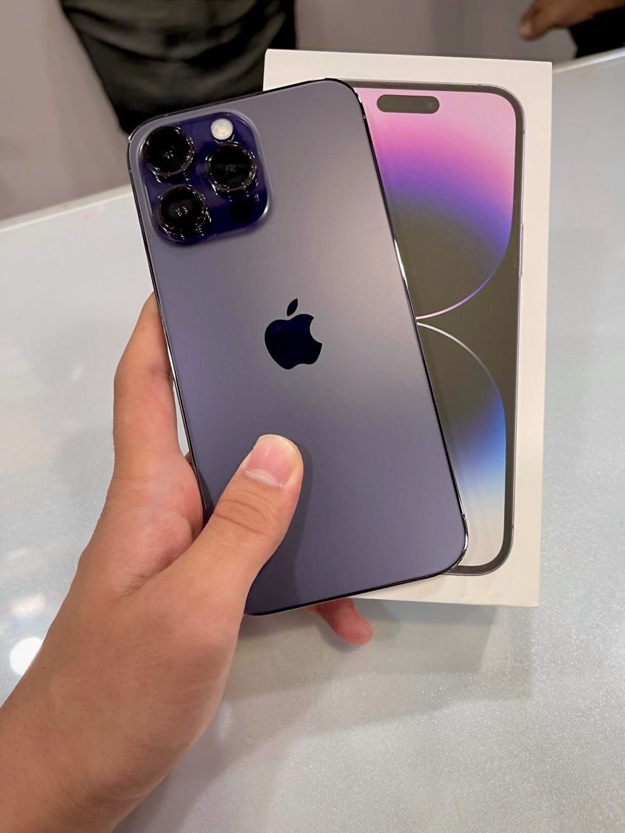 السلام عليكم 
مراوس فقط بسامسون ٢٣الترا او ٢٤الترا 
ايفون 14pro max 
كاملل ملحقات 
جهاز وتر تاخذ وتفحص مامفتوح ومكفول من اي قطع غيار 
بطارية:٨٣
ذاكرة:٢٥٦
دبلل شريحه +شرق اوسط
لون المبايلل بنفسجي 
ملاحظة:فقط مراوس مابيع