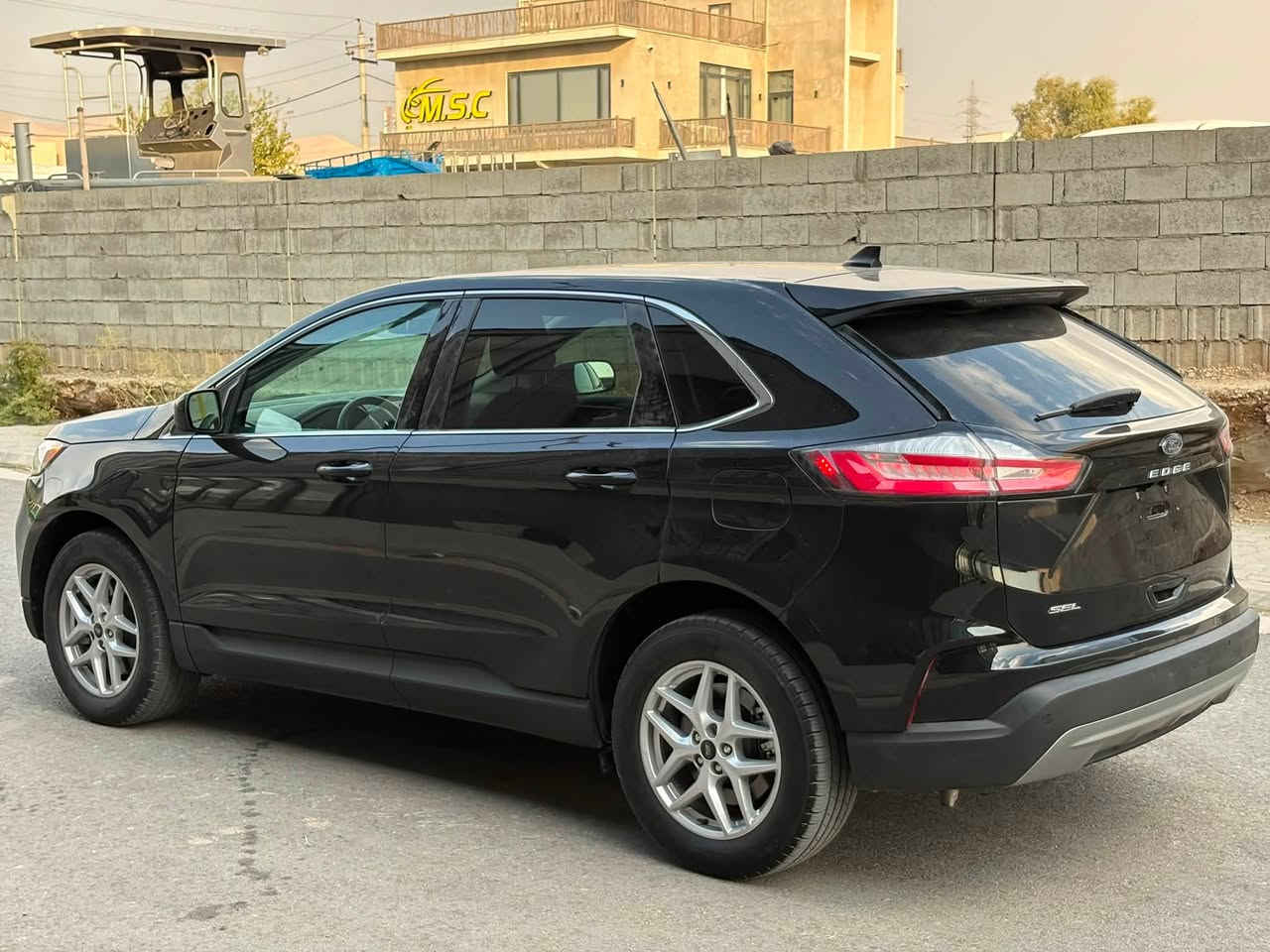 فورد أيدج 2024
مواصفات SEL AWD : عداد المسافه 46,000 ميل 

السياره صندوق و البنيد صبغ بدون قطرة
دواخل مابيها شواصي و لغود مكفول 
بدون ارباك ولا ارباك طاك كله بلادي 
سيت راديتر و تبريد و غاز بلادي 
بدون بارد و رصعات و شخوط السياره كلش جديده
كير و محرك وحجر بيئه و رادارات و كهربائيات بشرط
كاتي السياره يترقم شمالي مكان السياره سليمانيه

واتساب : ***********
