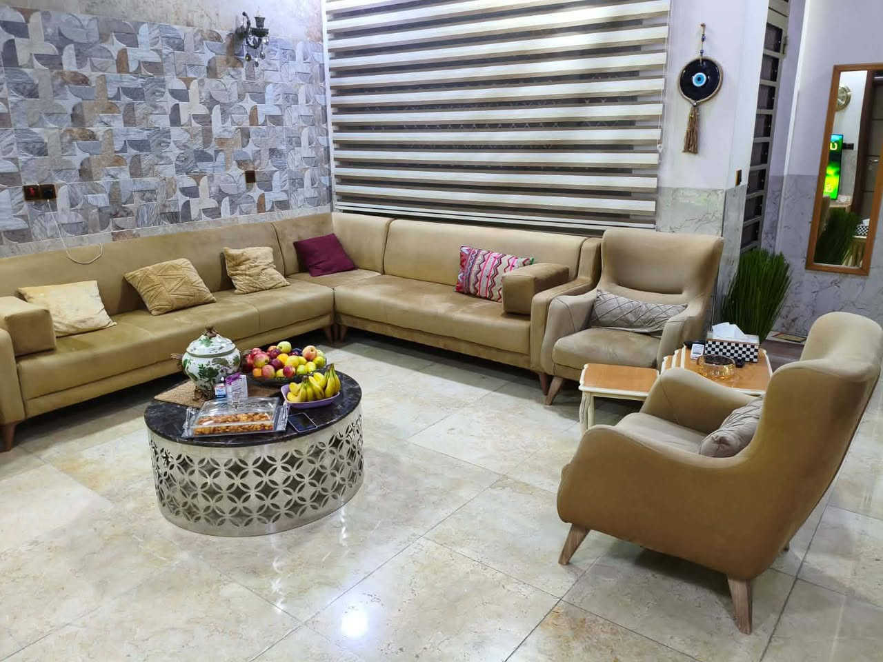 كورنر عشر مقاعد أخو الجديد مكان حي الجهاد سعره 400للتواصل واتساب***********
