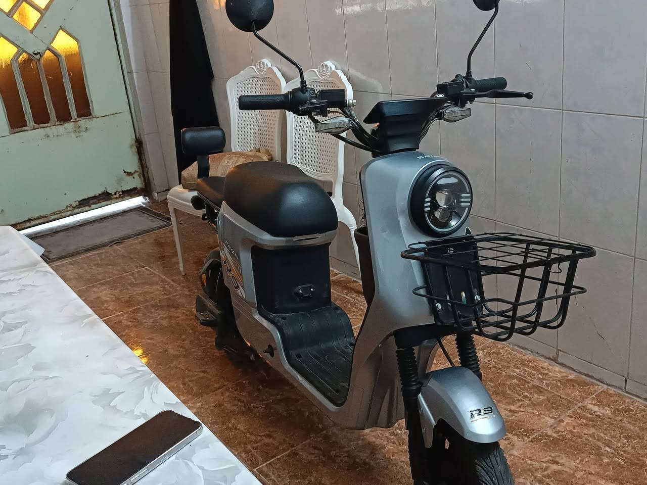 دراجه شحن نوع R9شركة ريان للبيع مستعمله 6اشهر بطاريات جدد نضيفات خمس بطاريات جدد كامله مكمله سعر 460وبيه مجال مكاني سماوه اي استفسار على رقم ***********
