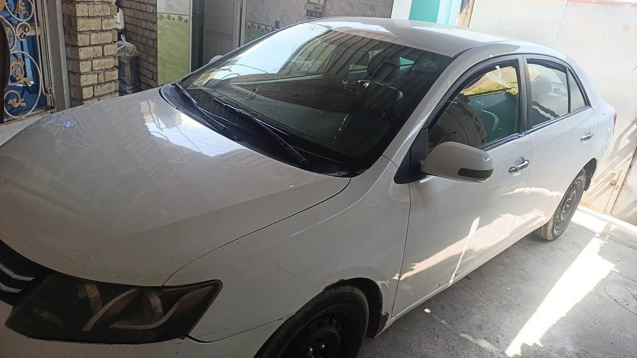 سلام عليكم سياره زوتي Z300 أو سايبا اريو سياره شبابيه ونسائيه موديل 2018 سياره زينه وقويه وما توكف احد بل شارع استفسار اكثر خاص او اتصل /*********** السعر 65وبيها مجال

