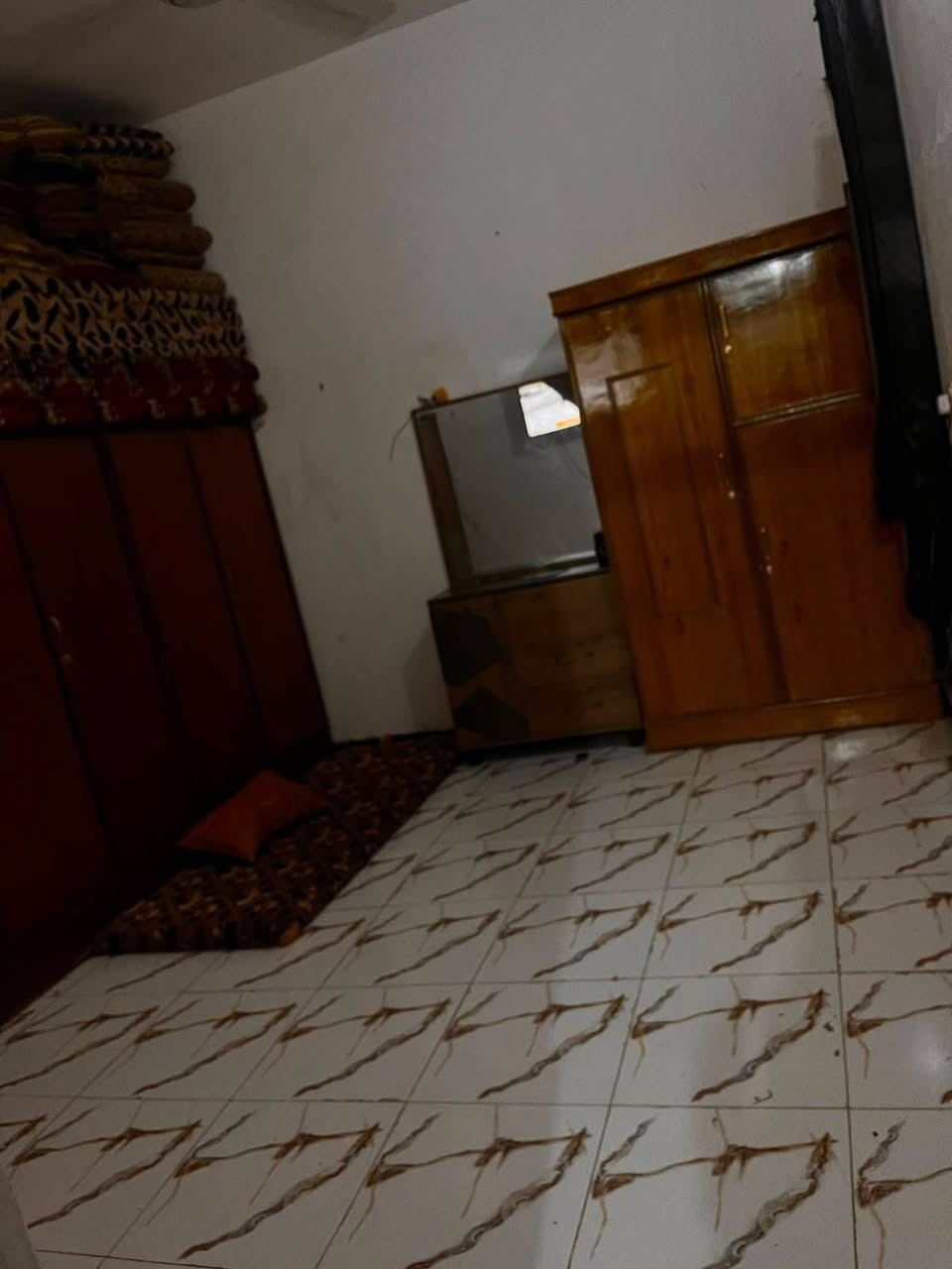 🏡 للبيع – مجمع الرحاب / شارع المضيف
📐 المساحة: 125م (طابق ونصف)
📄 السند: طابو زراعي
💰 السعر: • كاش: 45 مليون (قابل للتفاوض) • أقساط: 48 مليون
📲 واتساب المندوبة أم ريمان:
***********
