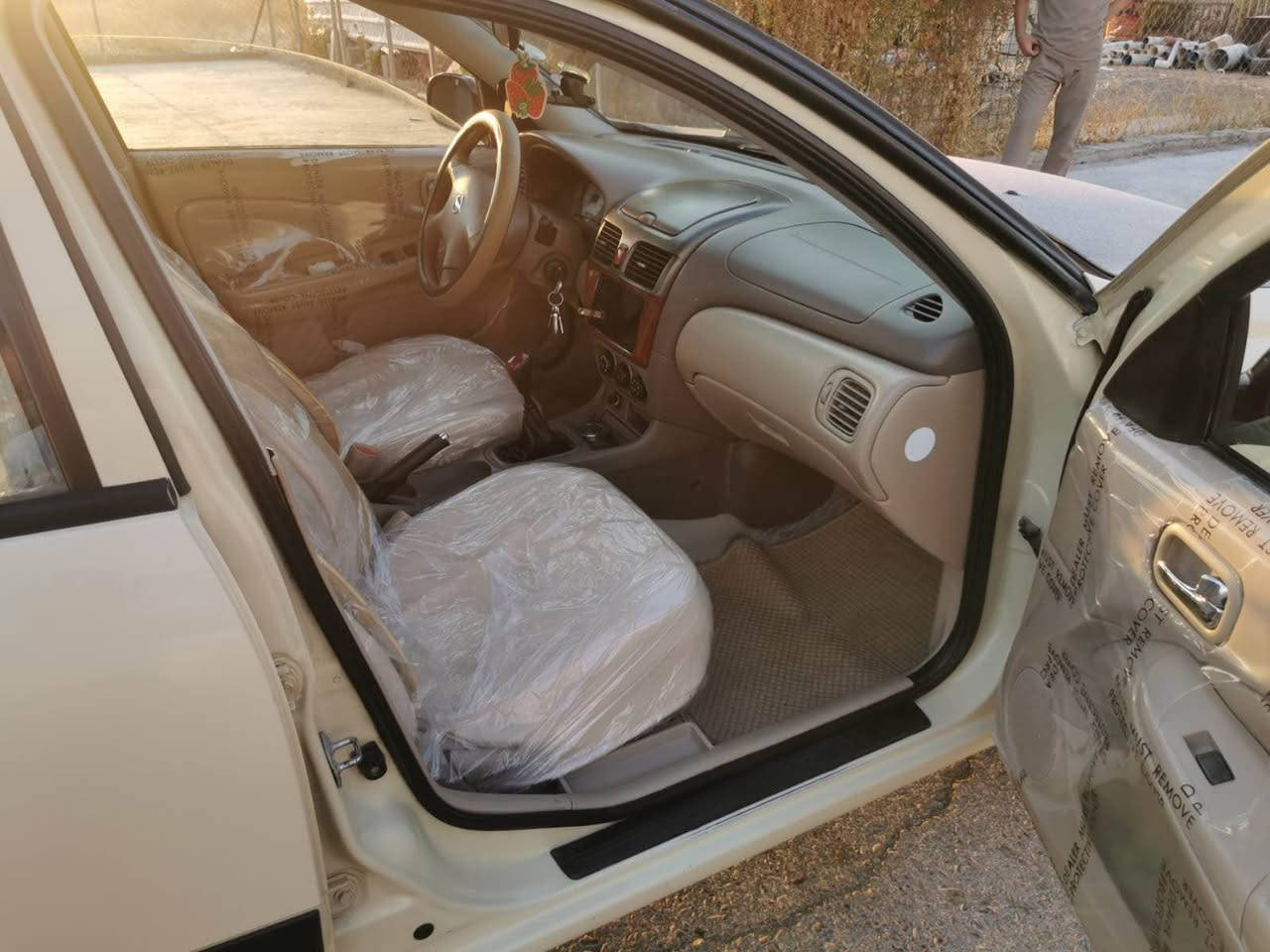 نیسان سەنی یابانی 2010
لۆ فرۆشتن رەقەم و سەنەوی 2030 گێر مەچینە تەبریت تەقەورەقە هەمووی بە شەرت چار تایاو ویل 20 رۆژە بەستراییە یەک دینار مەسروفی تێدانییە چامرغی لای سەکن یەک بست ساردە کووتە چانەکراییە سندووق دووبست قەڵەم کارییە سعر 107 وەرەقە کەمەک معملە
رقمي خاوه ني *********** أربيل, العراق
