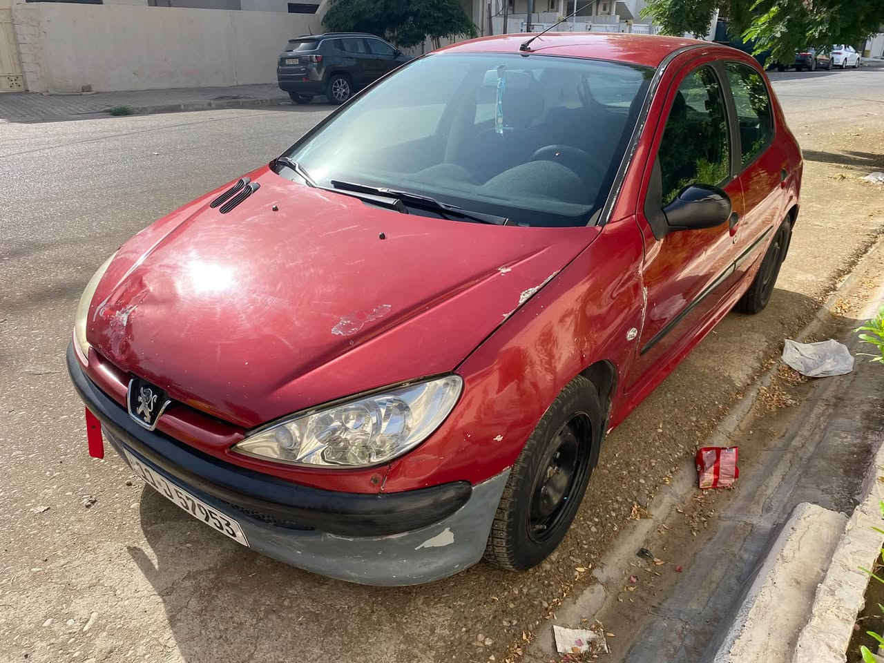سلام عليكم
بيجو فرنسي ٢٠٦
كير و محرك خير من الله 
سنوية و هزة جديدة 
بس تحويل 
سعر ٣٥
*********** واتساب
