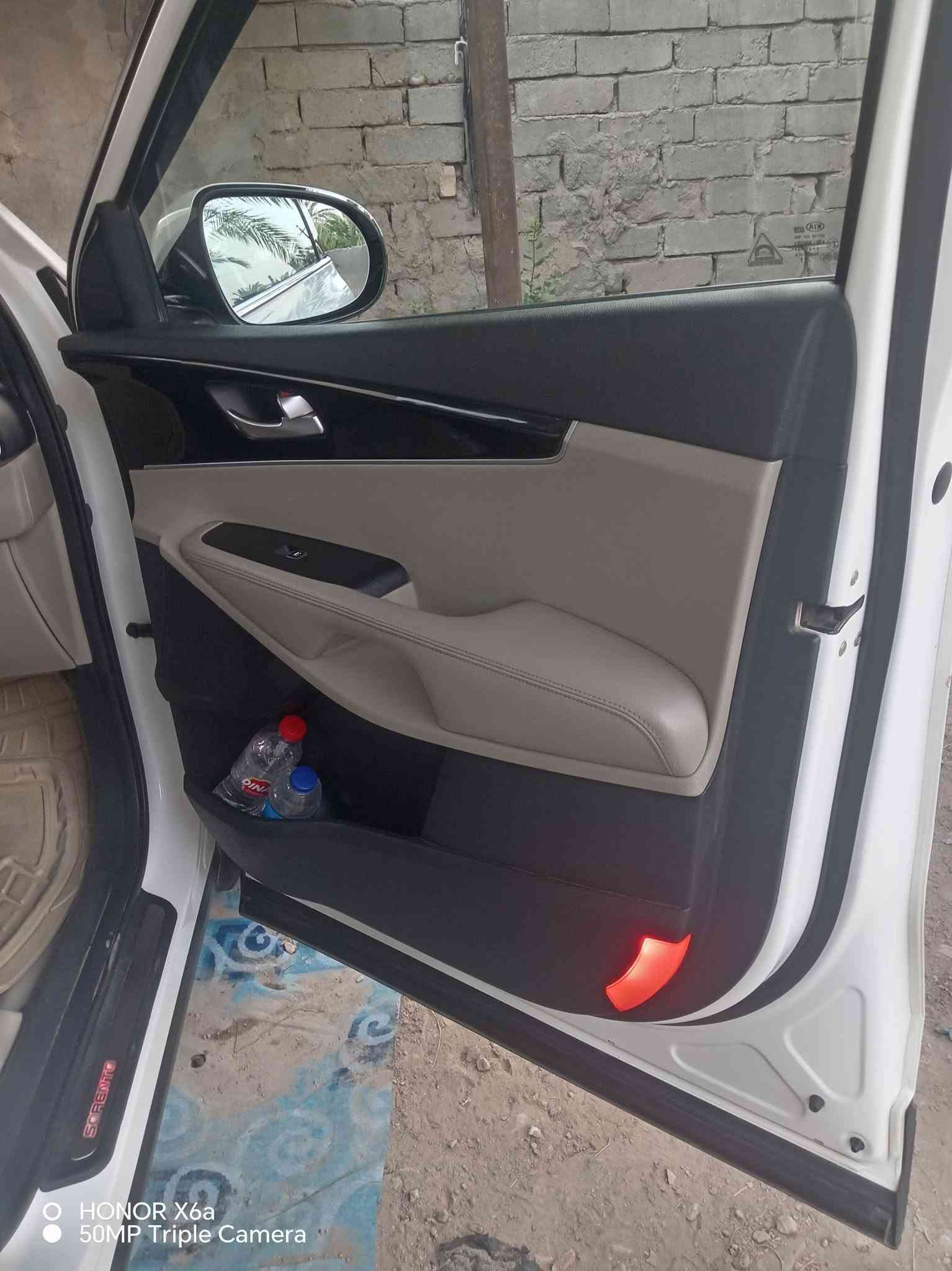سورنتو ١٦ خليجي ٦ سلندر ٧ راكب كفالة عامة اللون ابيض رقم ذي قار تبريد ثلج مكينة وكير جدد فقط باب مبدل عبري شركة سيارة جديدة واذا مراوس بسيارة اقل واصلة ١٧٥  ***********

نص مكتوب في الصور:
- HONOR X6a 50MP Triple Camera
- HONOR X6a
- 50MP Triple Camera
- O HONOR X6a